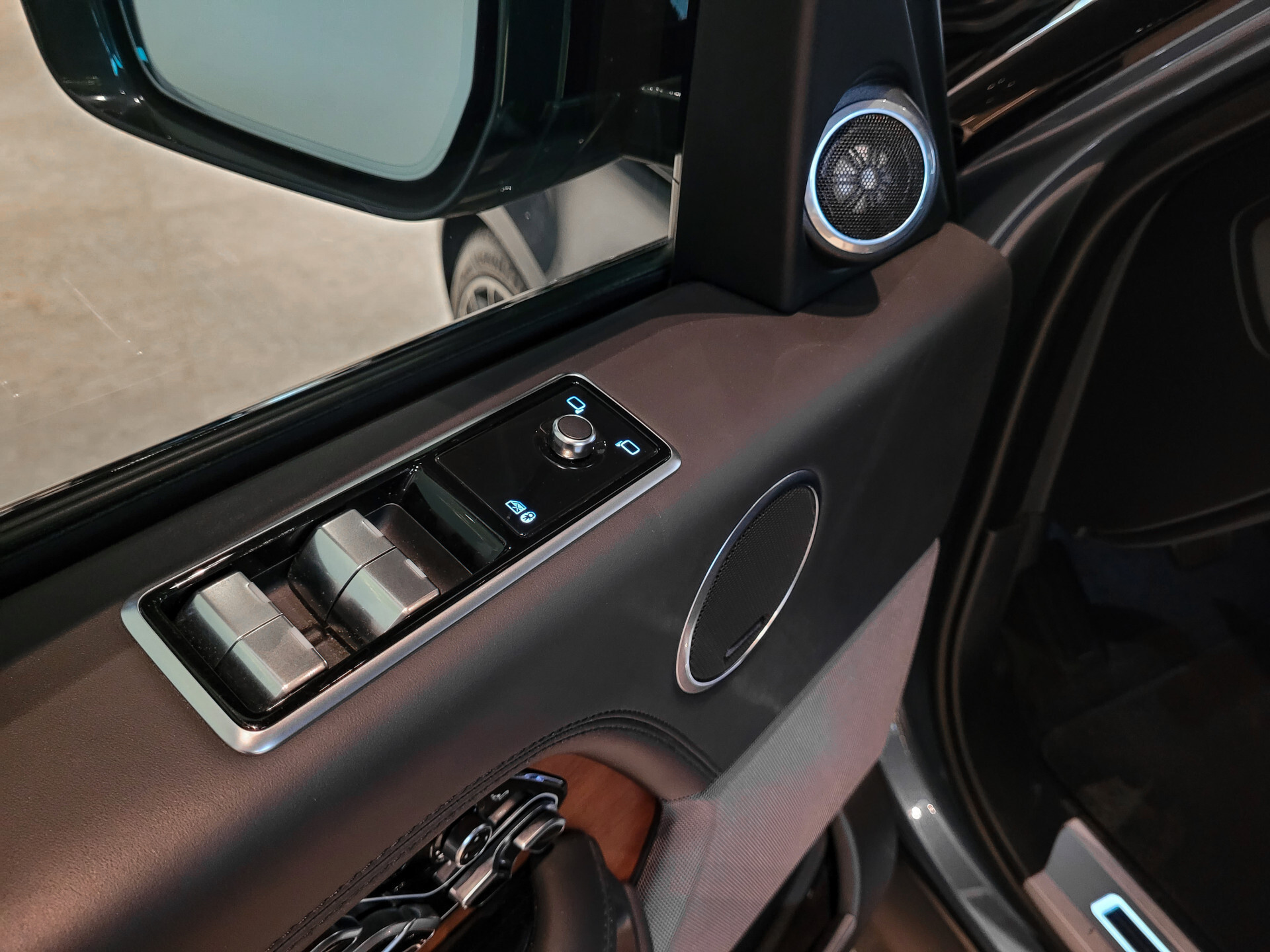 Land Rover Range Rover 4.4 SDV8 Autobiography SVO|Full options|volledig historie|NL auto Foto 14