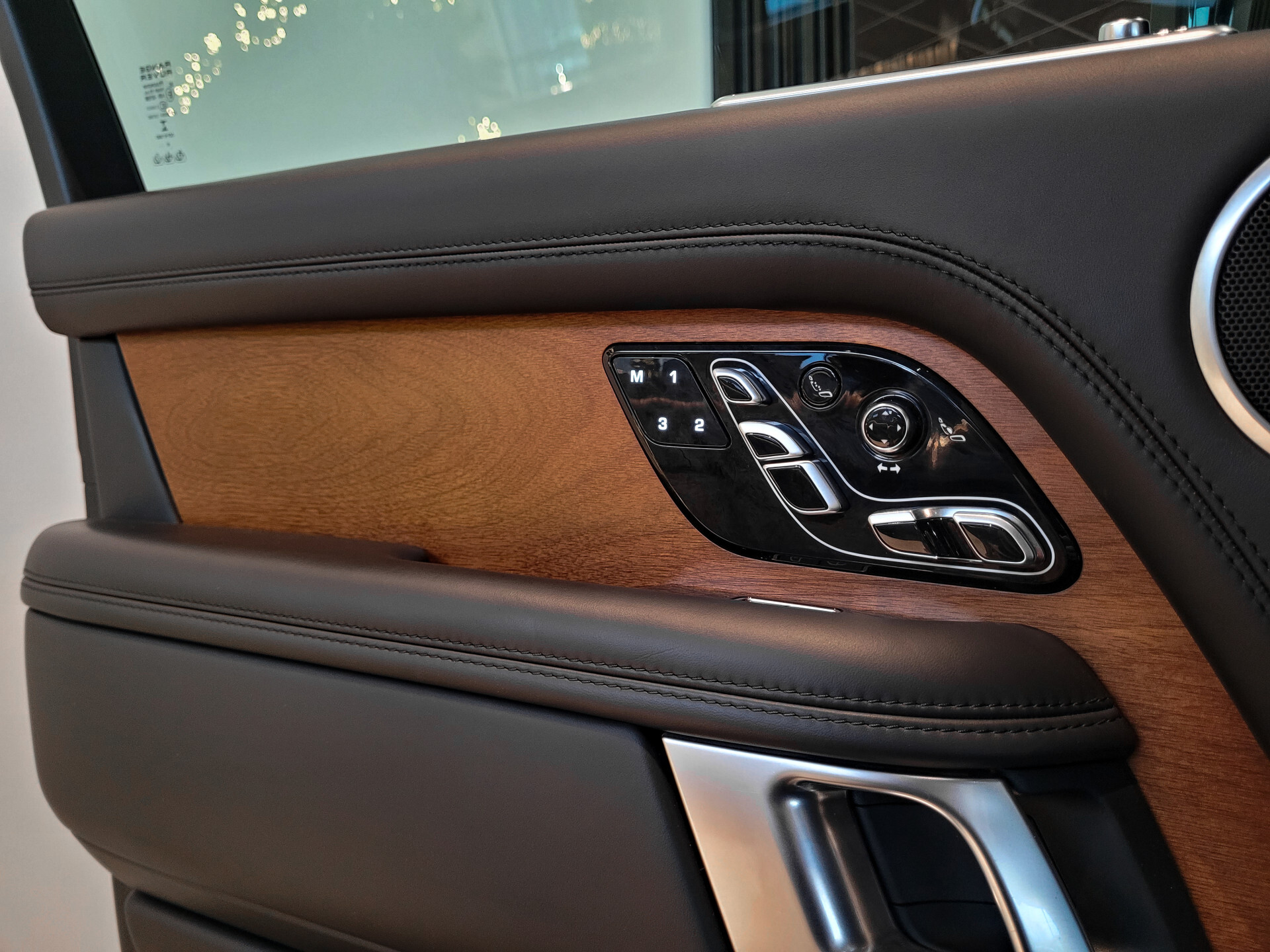 Land Rover Range Rover 4.4 SDV8 Autobiography SVO|Full options|volledig historie|NL auto Foto 16