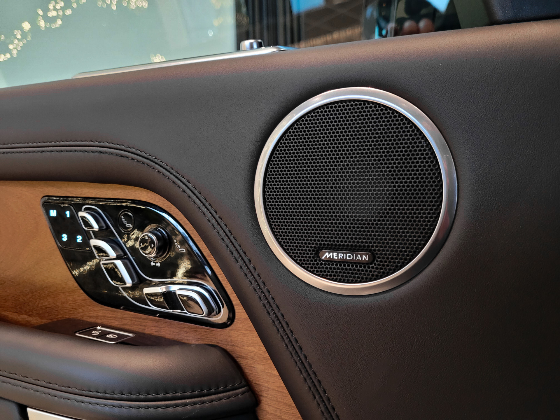 Land Rover Range Rover 4.4 SDV8 Autobiography SVO|Full options|volledig historie|NL auto Foto 18