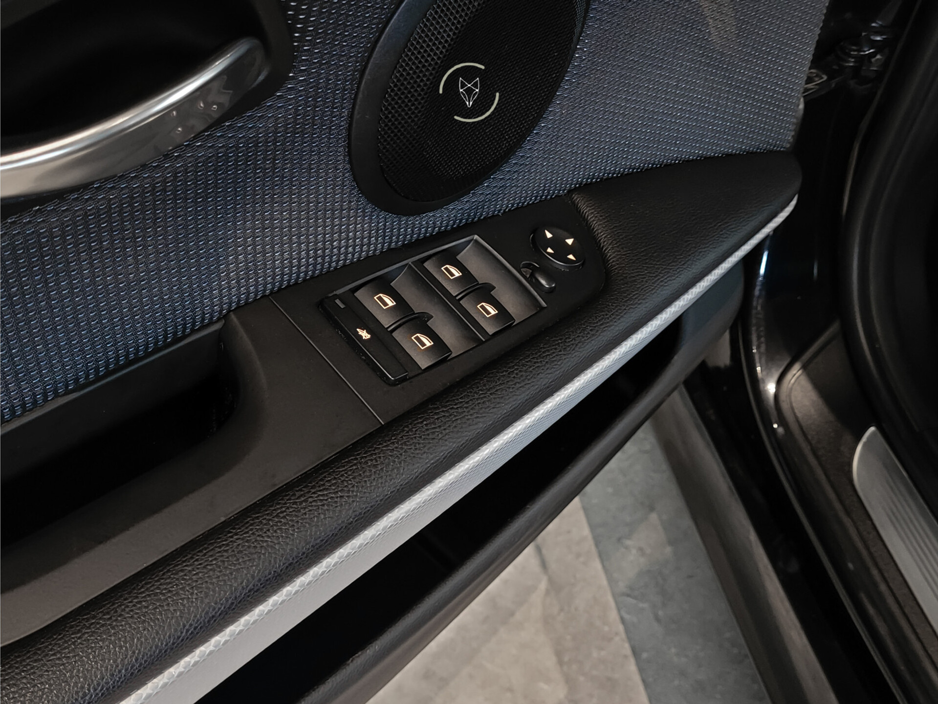 BMW 3 Serie Touring 318i M Sport Edition NL-auto|Pano|Shadowline|Trekhaak|Xenon|Aut6 Foto 10