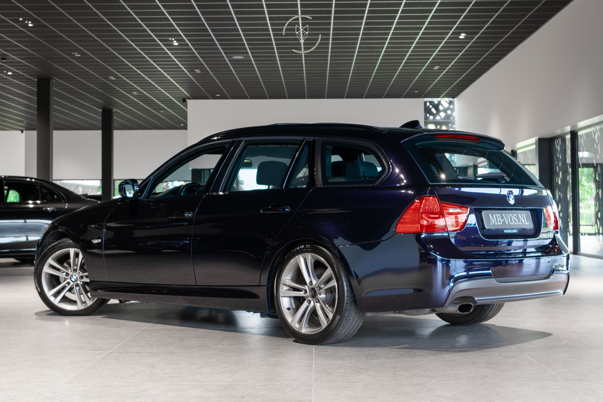 BMW 3 Serie Touring 318i M Sport Edition NL-auto|Pano|Shadowline|Trekhaak|Xenon|Aut6 Foto 2