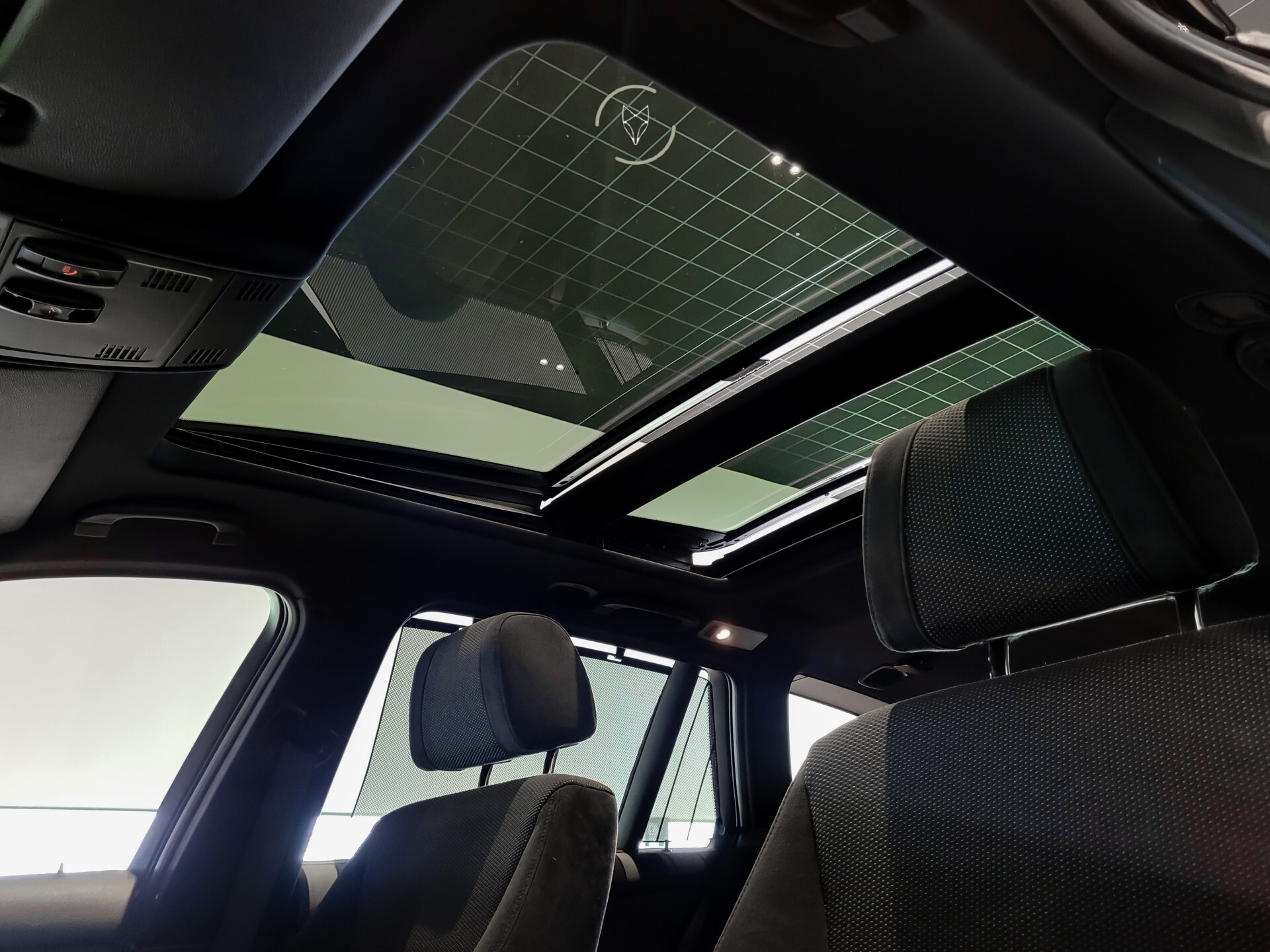 BMW 3 Serie Touring 318i M Sport Edition NL-auto|Pano|Shadowline|Trekhaak|Xenon|Aut6 Foto 28