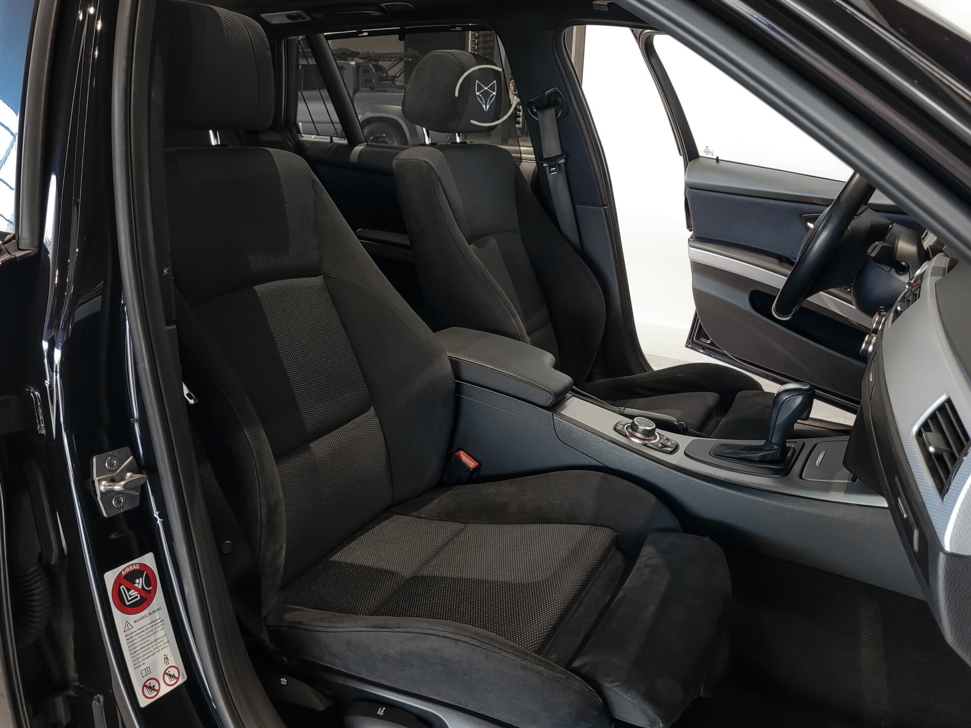 BMW 3 Serie Touring 318i M Sport Edition NL-auto|Pano|Shadowline|Trekhaak|Xenon|Aut6 Foto 6