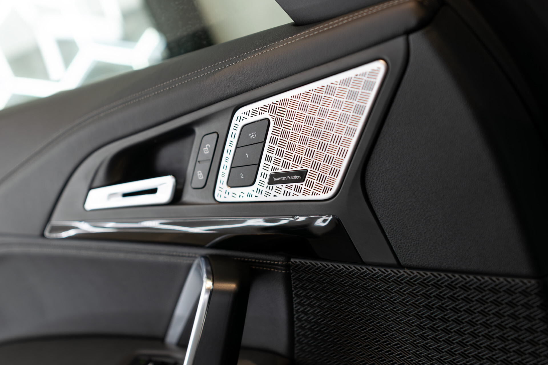 BMW iX1 xDrive30 M-sport Launch Edition 67 kWh Pano|Harman-Kardon|Massage|Incl. BTW Foto 10