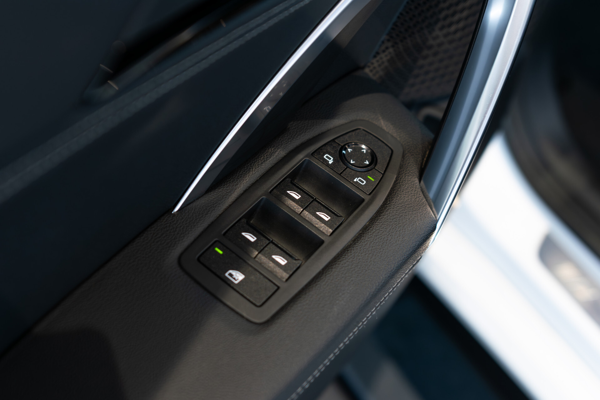 BMW iX1 xDrive30 M-sport Launch Edition 67 kWh Pano|Harman-Kardon|Massage|Incl. BTW Foto 12