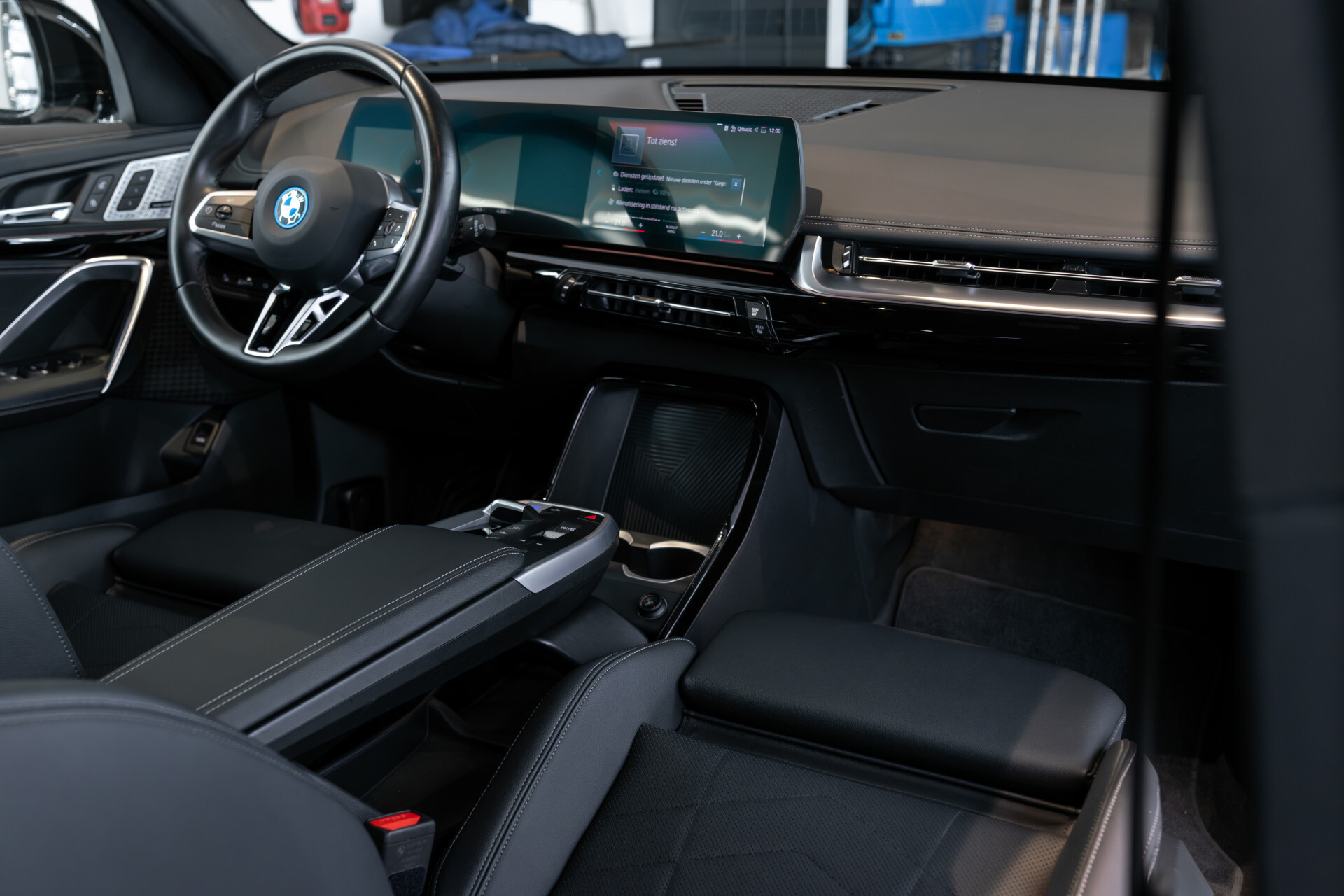 BMW iX1 xDrive30 M-sport Launch Edition 67 kWh Pano|Harman-Kardon|Massage|Incl. BTW Foto 28