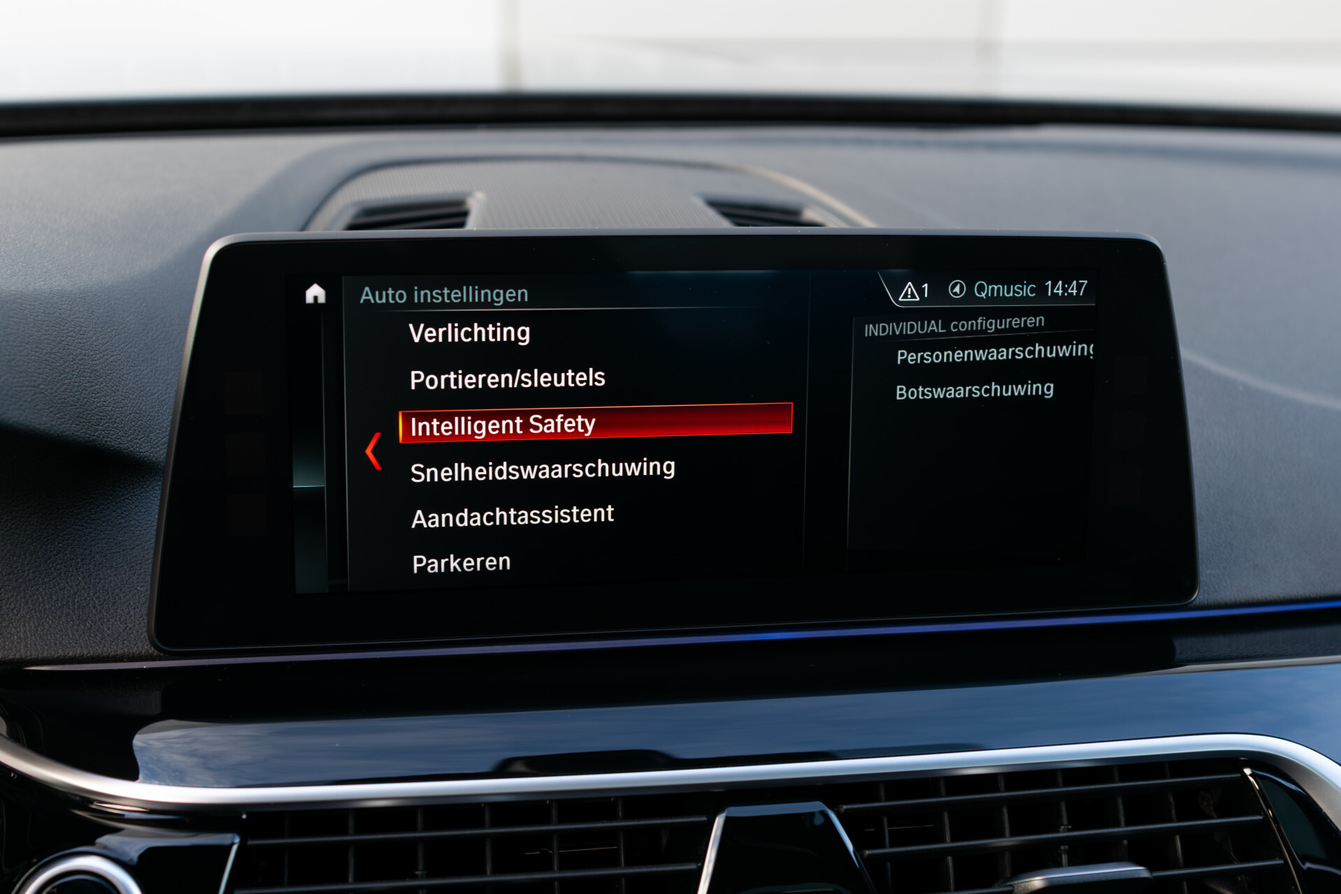 BMW 5 Serie 530i M-sport High Executive|ACC|Keyless|Pano Foto 19