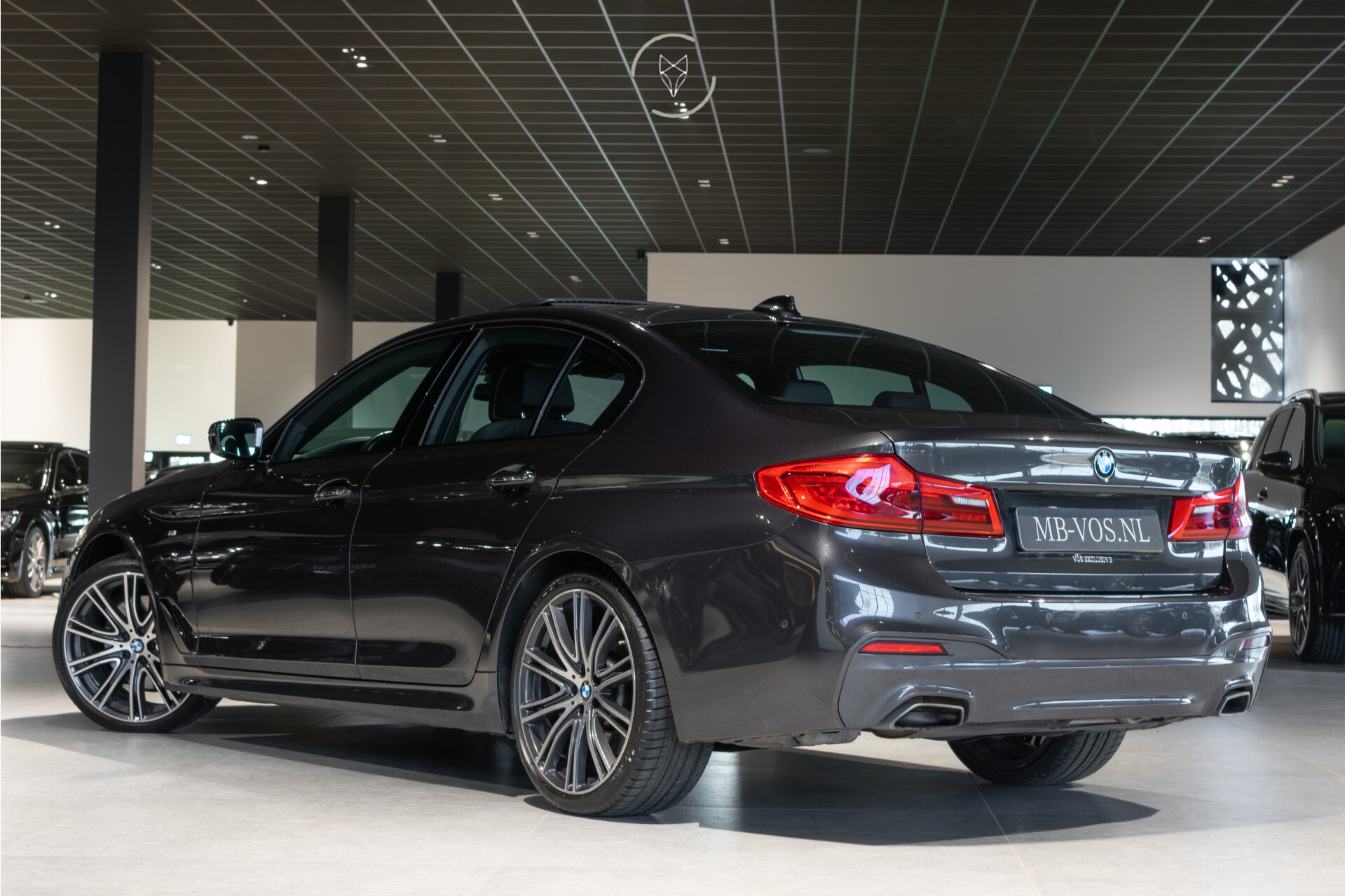 BMW 5 Serie 530i High Executive M-sport|High Executive|ACC|Keyless|Pano Foto 2