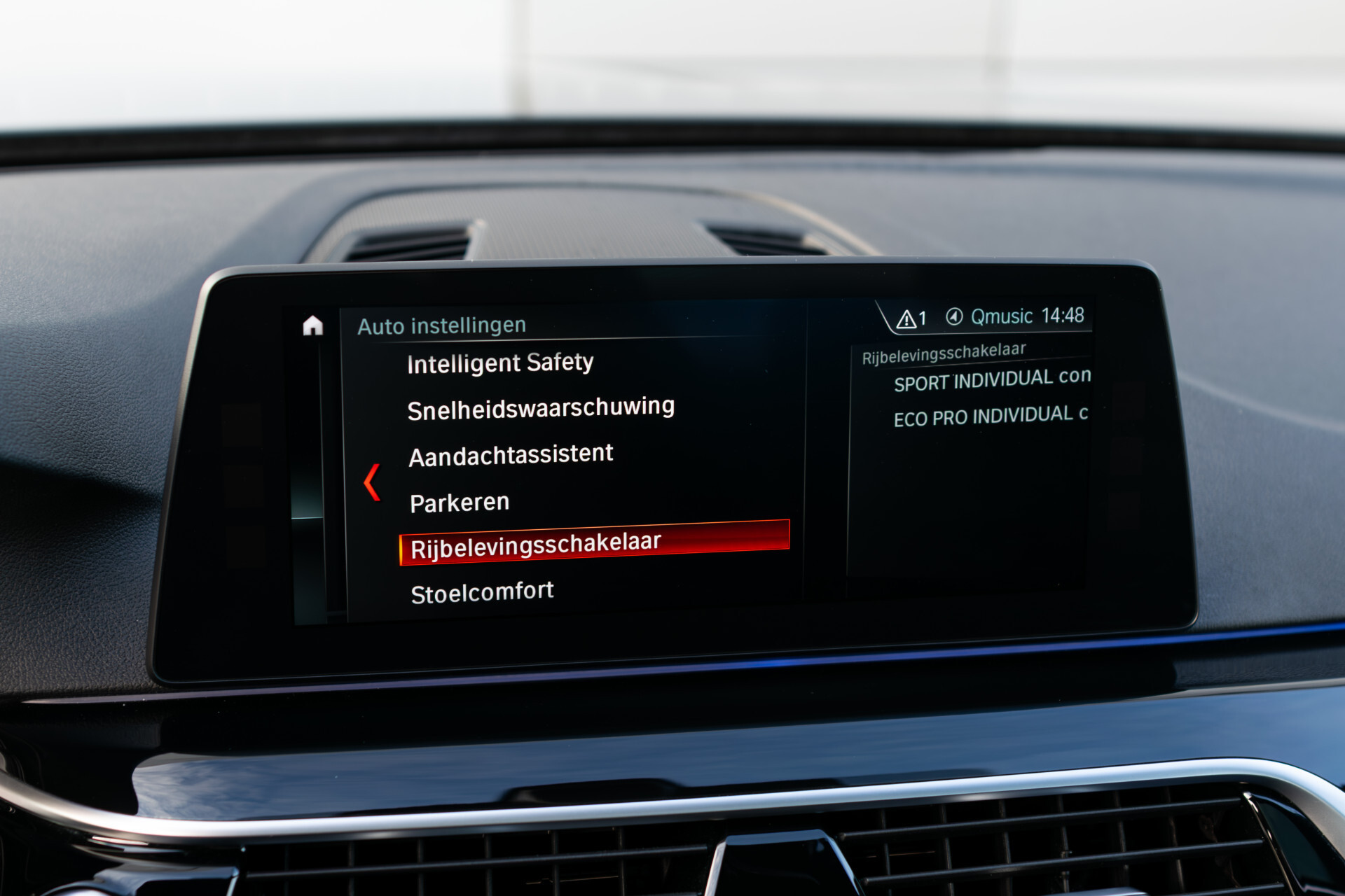 BMW 5 Serie 530i M-sport High Executive|ACC|Keyless|Pano Foto 25