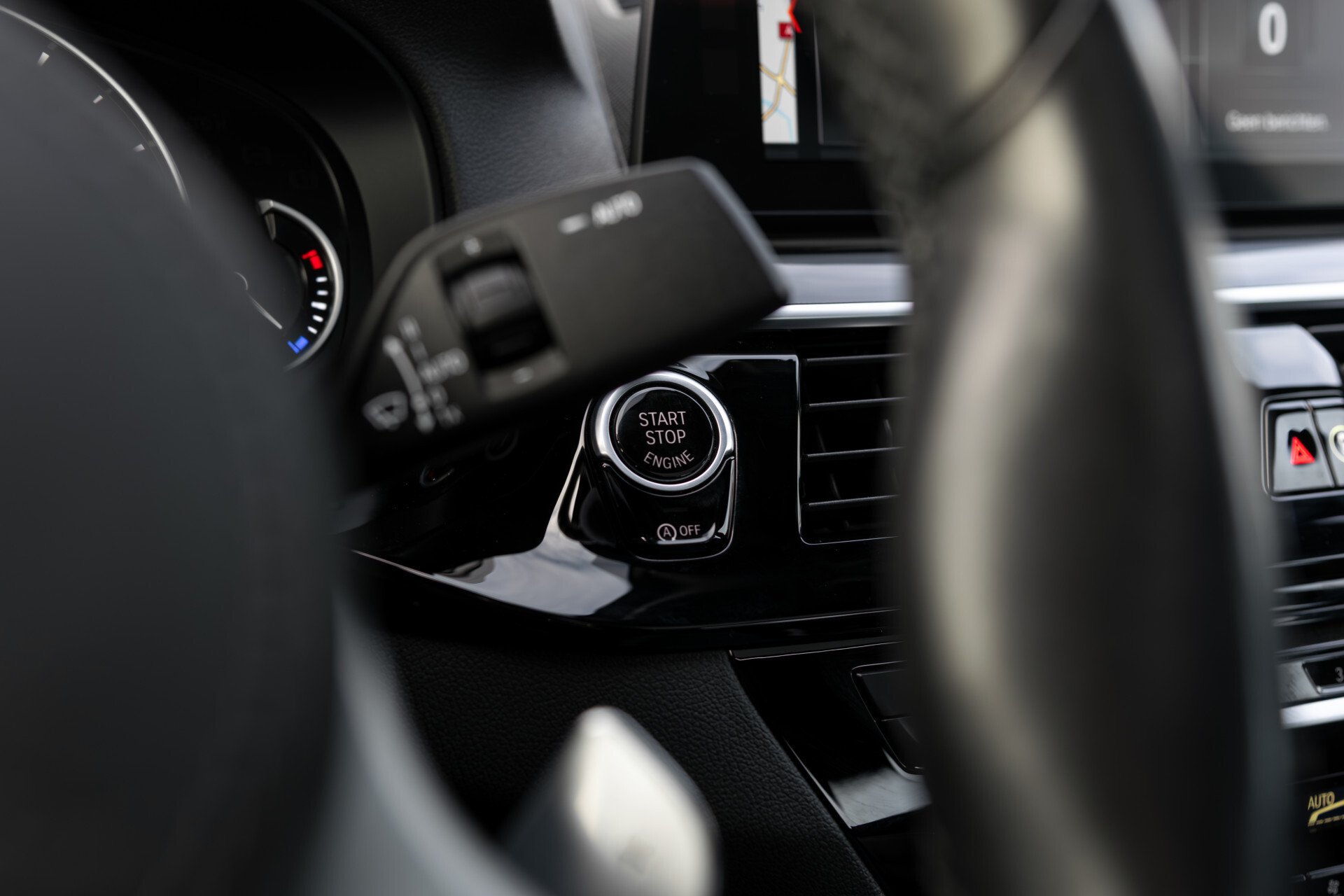 BMW 5 Serie 530i M-sport High Executive|ACC|Keyless|Pano Foto 34