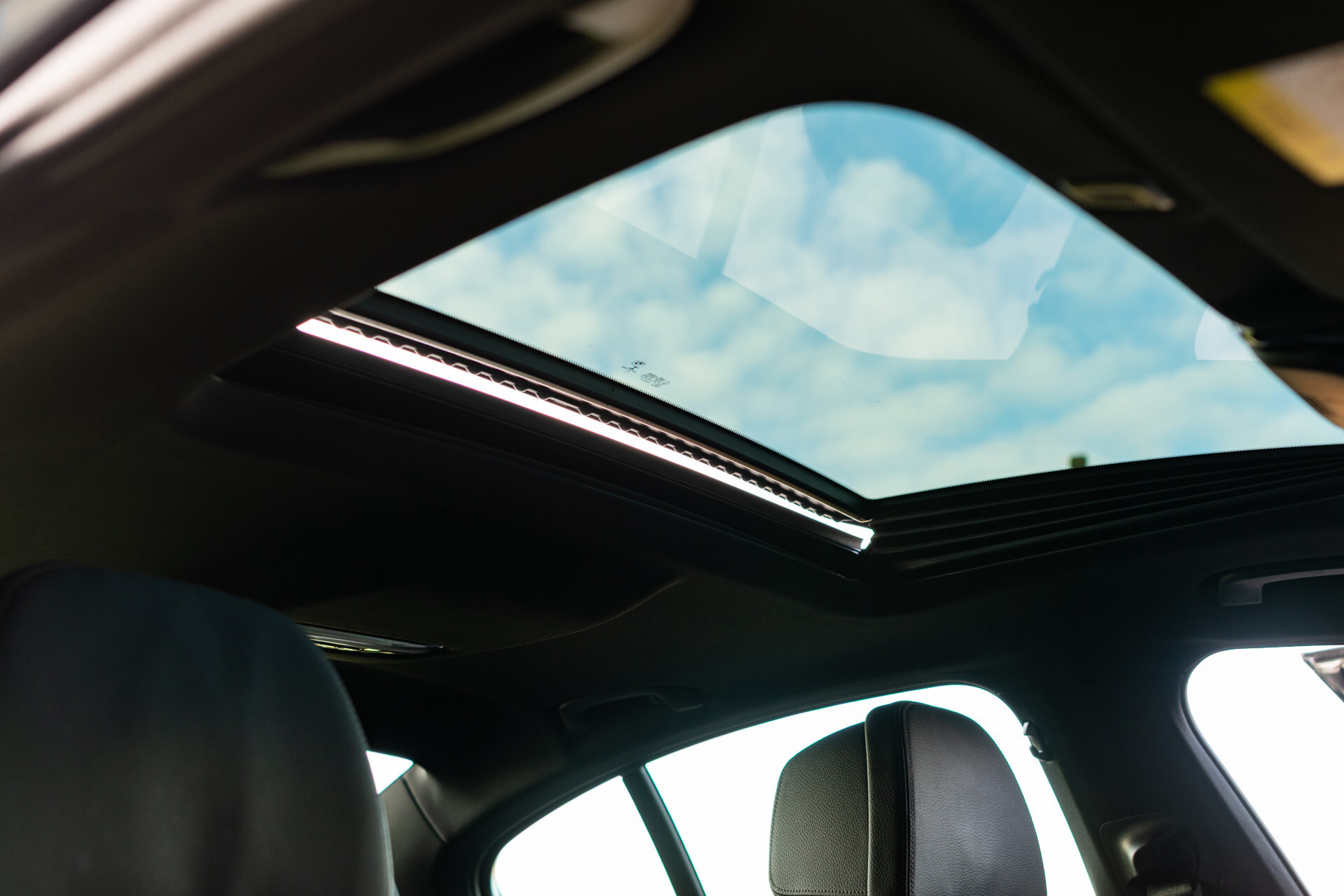 BMW 5 Serie 530i M-sport High Executive|ACC|Keyless|Pano Foto 43