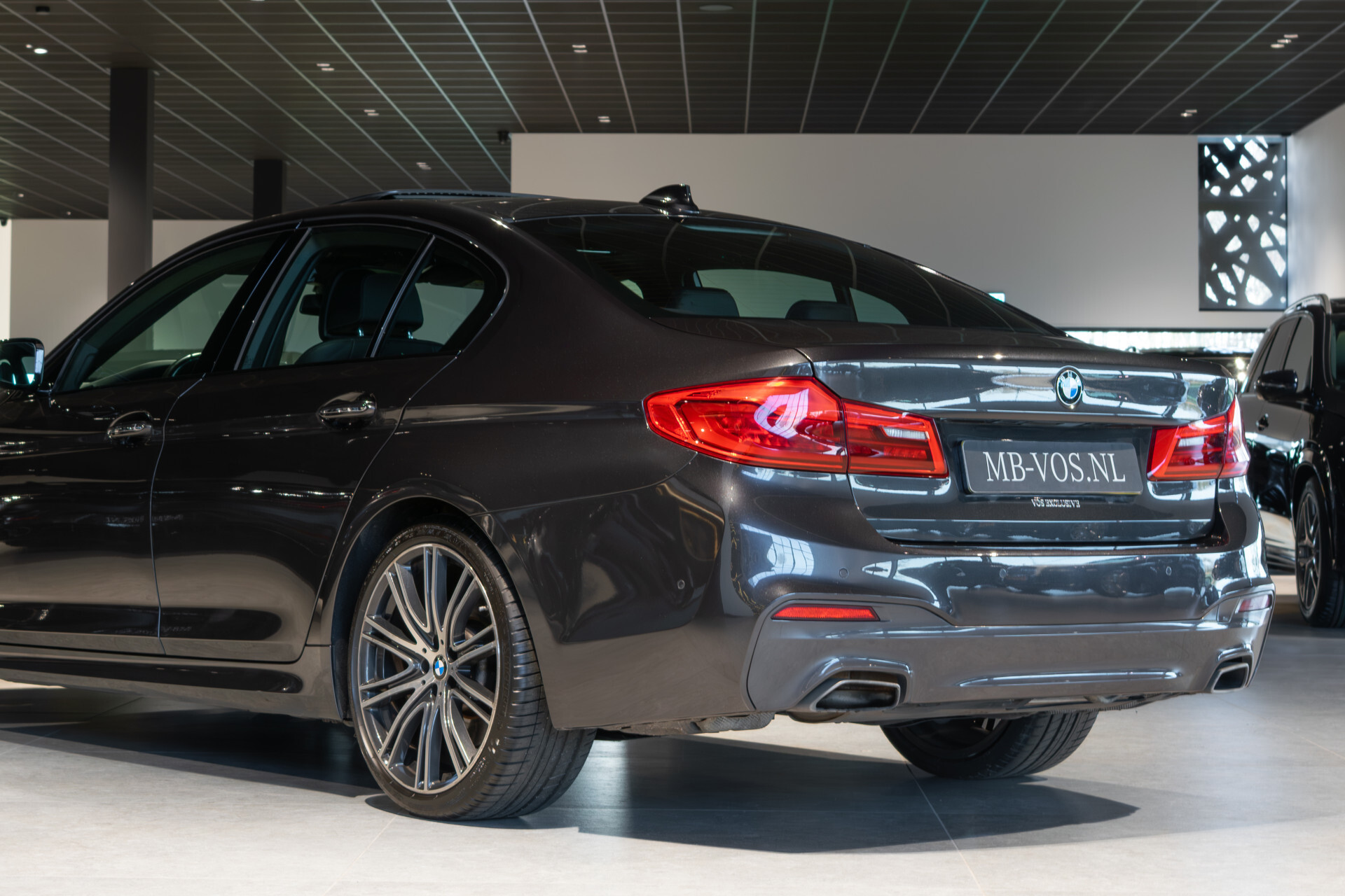 BMW 5 Serie 530i M-sport High Executive|ACC|Keyless|Pano Foto 46