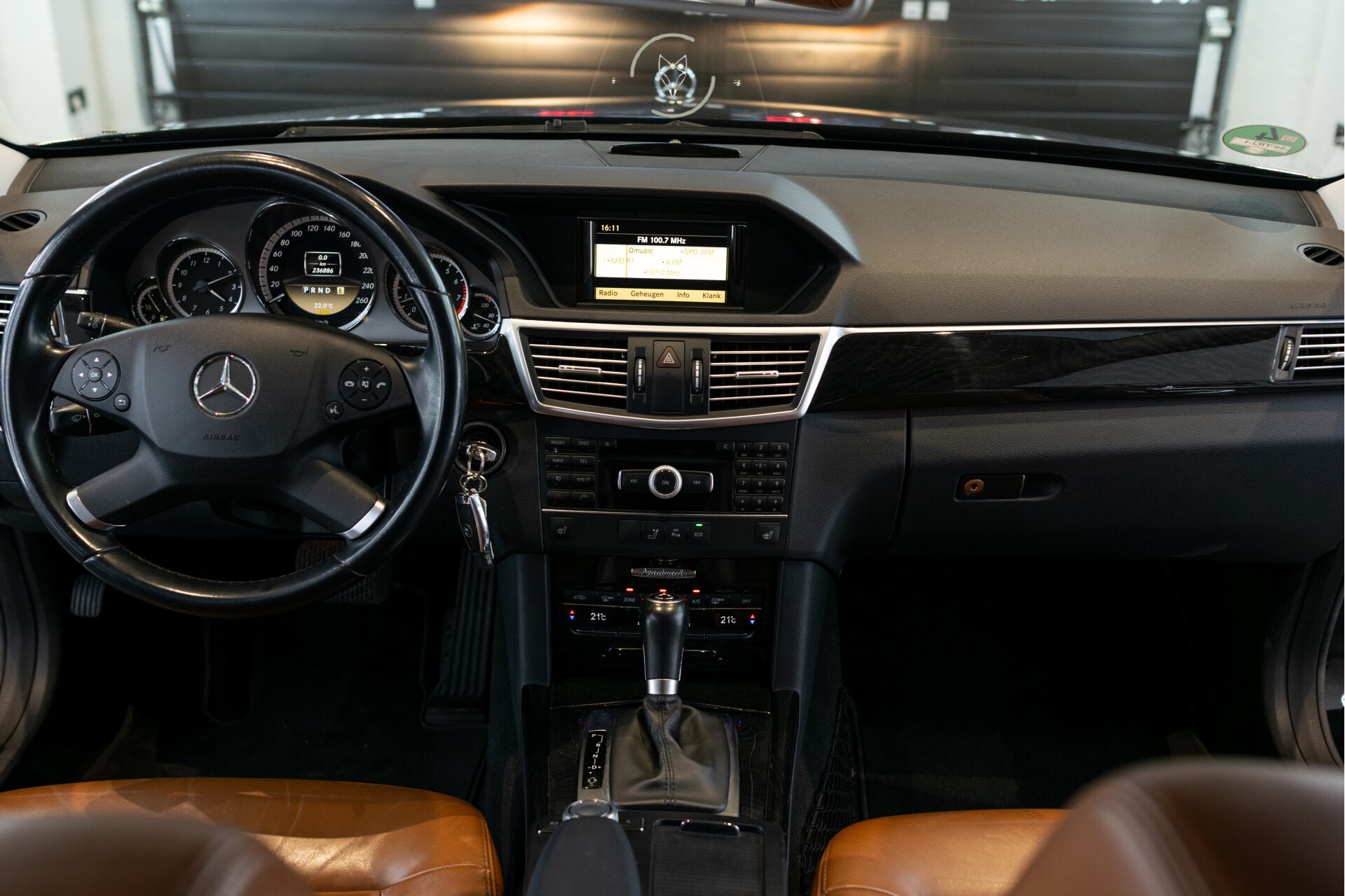 Mercedes-Benz E-Klasse Estate 200 CGI Edition Sport Leder | Trekhaak | Xenon | Verw-stoelen | LED | Privacyglas | Aut7 Foto 26