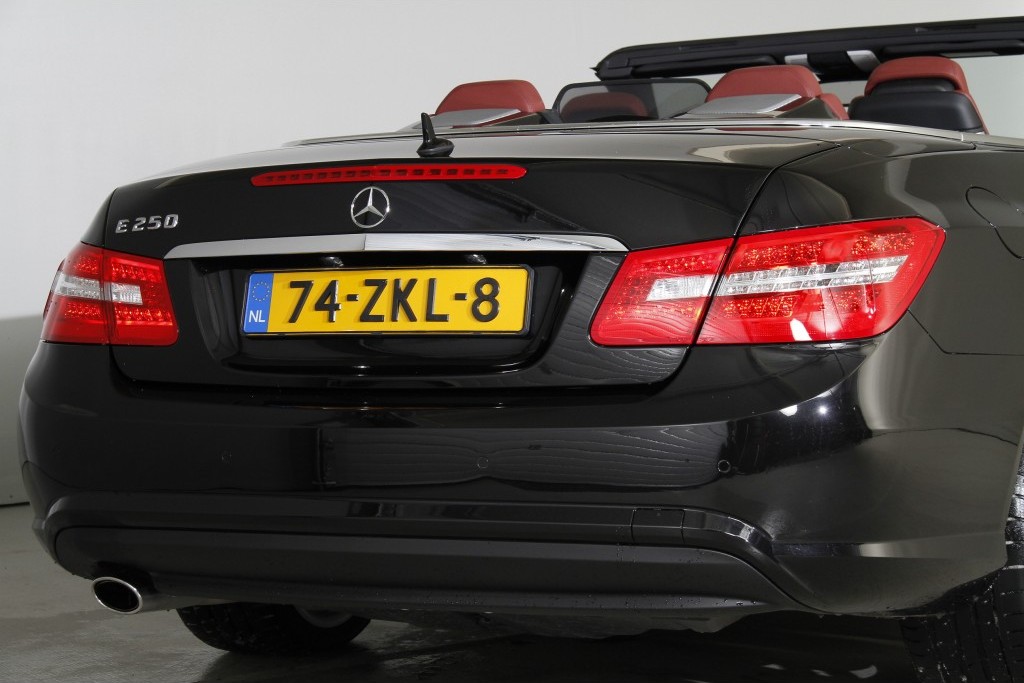 Mercedes-Benz E-Klasse 250 BE Cabriolet AMG Comand/Sound Aut7 Foto 17