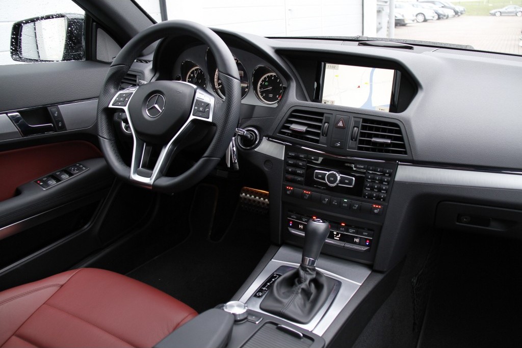 Mercedes-Benz E-Klasse 250 BE Cabriolet AMG Comand/Sound Aut7 Foto 7