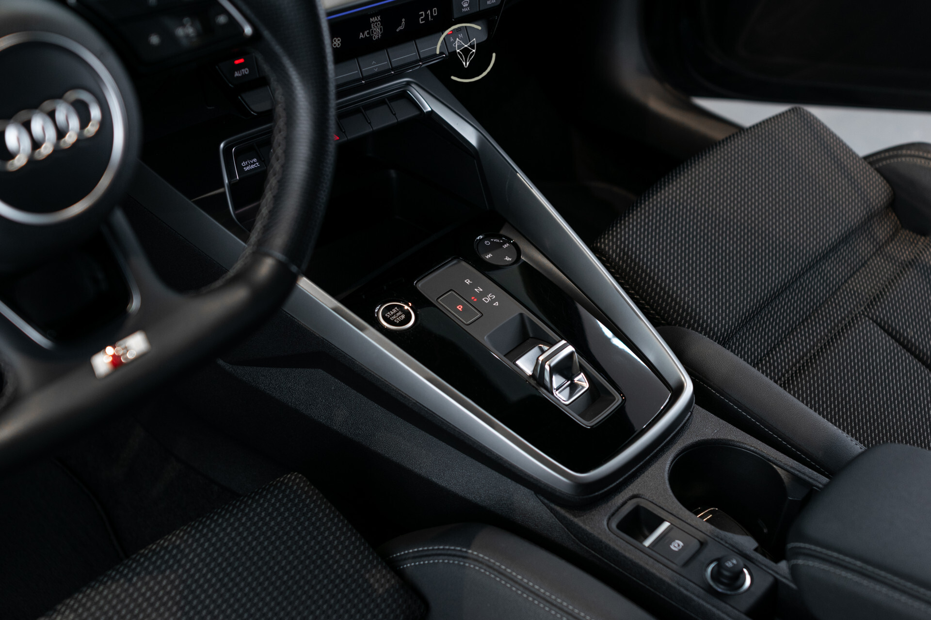 Audi A3 Sportback 30 TFSI S-Line Edition Blackline|Virtual|MMI Plus|Sound|LED|Sportstoelen|18"|Ambient|New service/apk Foto 28