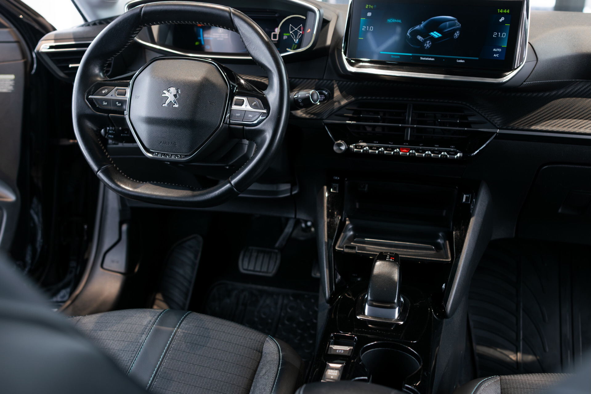 Peugeot e-208 EV Allure 50 kWh Camera|ECC|1ste eigenaar|BTW|New service Foto 26