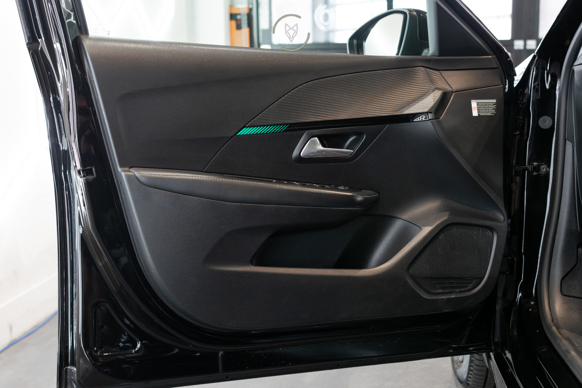 Peugeot e-208 EV Allure 50 kWh Camera|ECC|1ste eigenaar|BTW|New service Foto 8