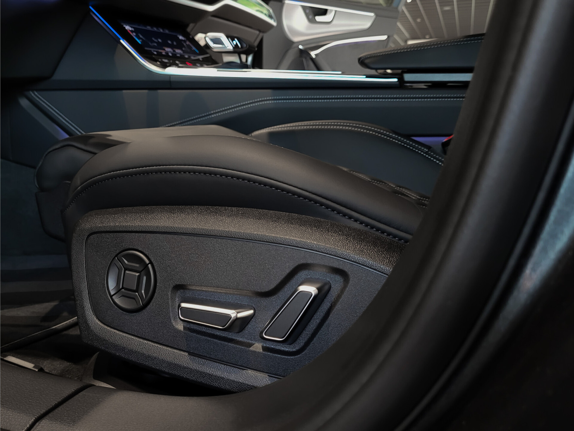 Audi A6 Avant 55 TFSI e quattro Pro Line S Competition NIEUW|B&O 3D|Sportstoelen+|Comfortsleutel|HUD|Fijnnappa|21"|Zwart optiek Foto 28