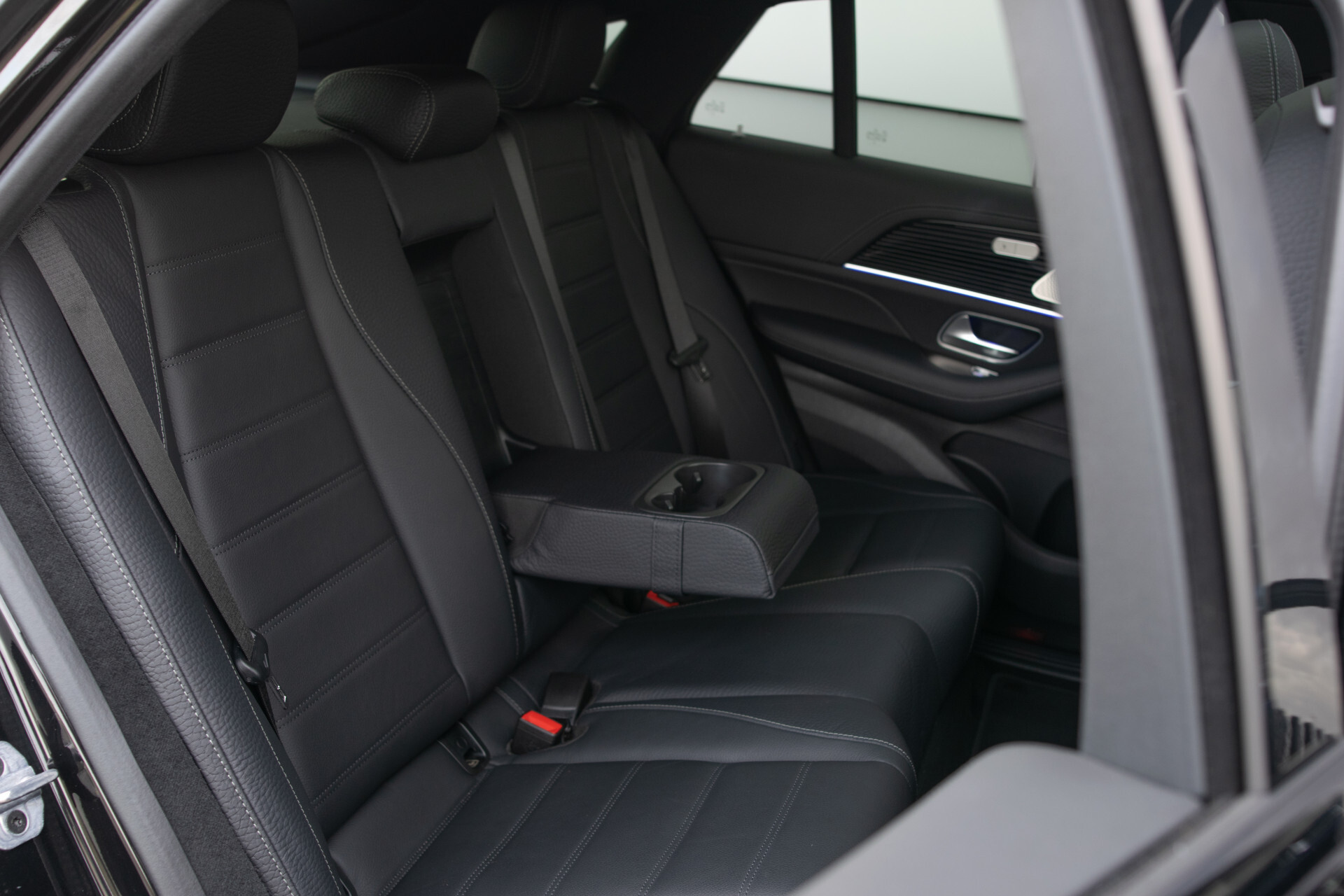 Mercedes-Benz GLE Coupé 450 d 4MATIC AMG Line Premium Plus Night | Luchtvering | ACC | HUD | Burmester | Keyless | Fabrieksgarantie Foto 20