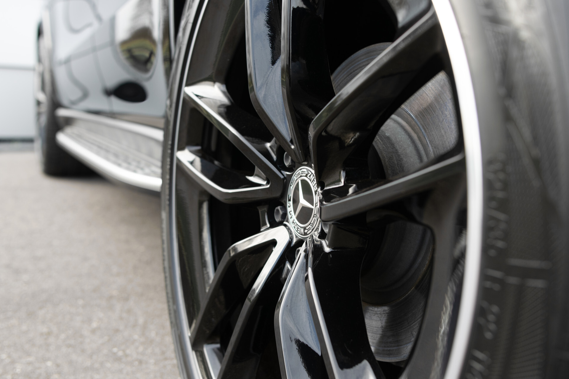 Mercedes-Benz GLE Coupé 450 d 4MATIC AMG Line Premium Plus Night | Luchtvering | ACC | HUD | Burmester | Keyless | Fabrieksgarantie Foto 23