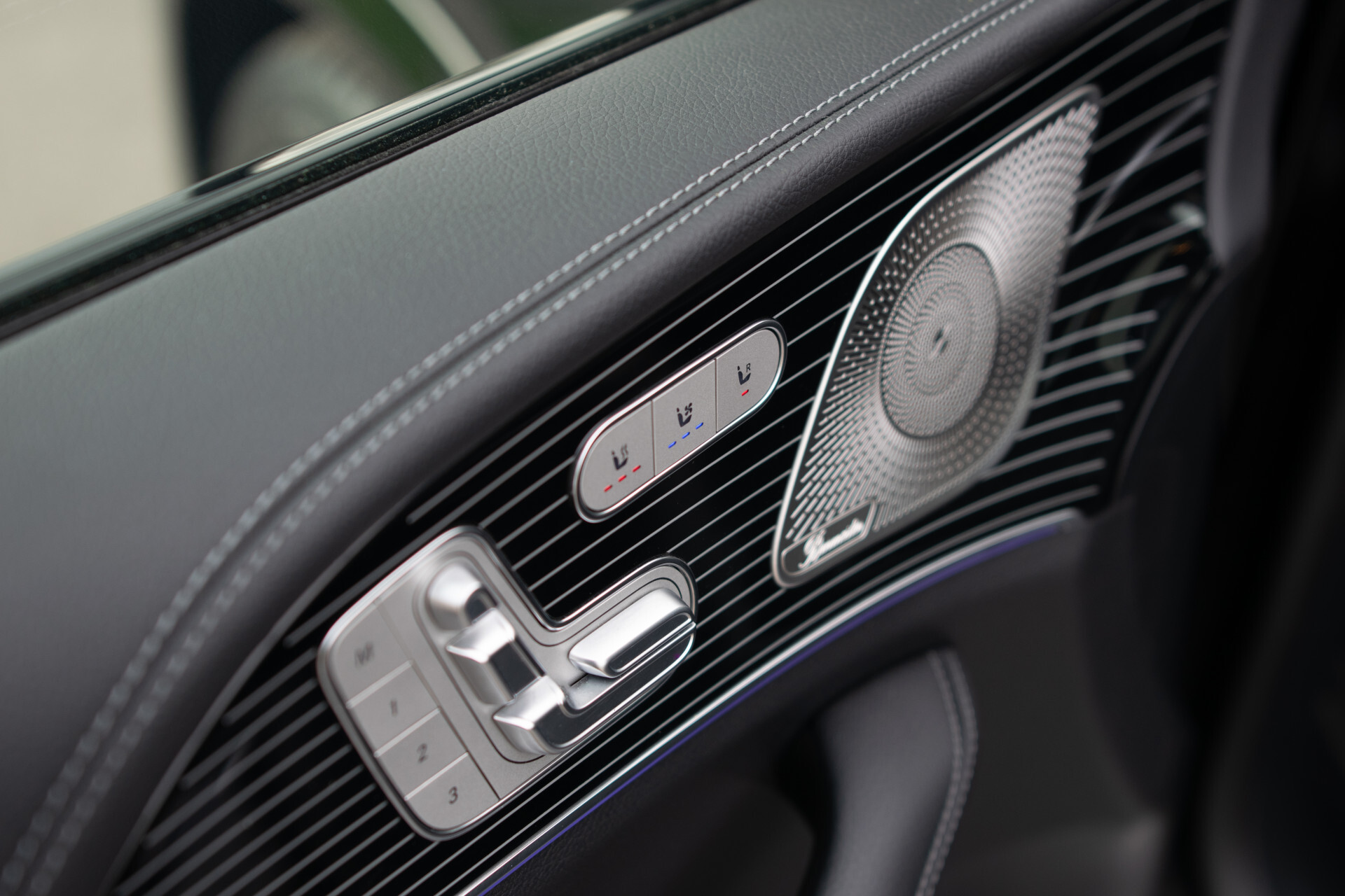 Mercedes-Benz GLE Coupé 450 d 4MATIC AMG Line Premium Plus Night | Luchtvering | ACC | HUD | Burmester | Keyless | Fabrieksgarantie Foto 7