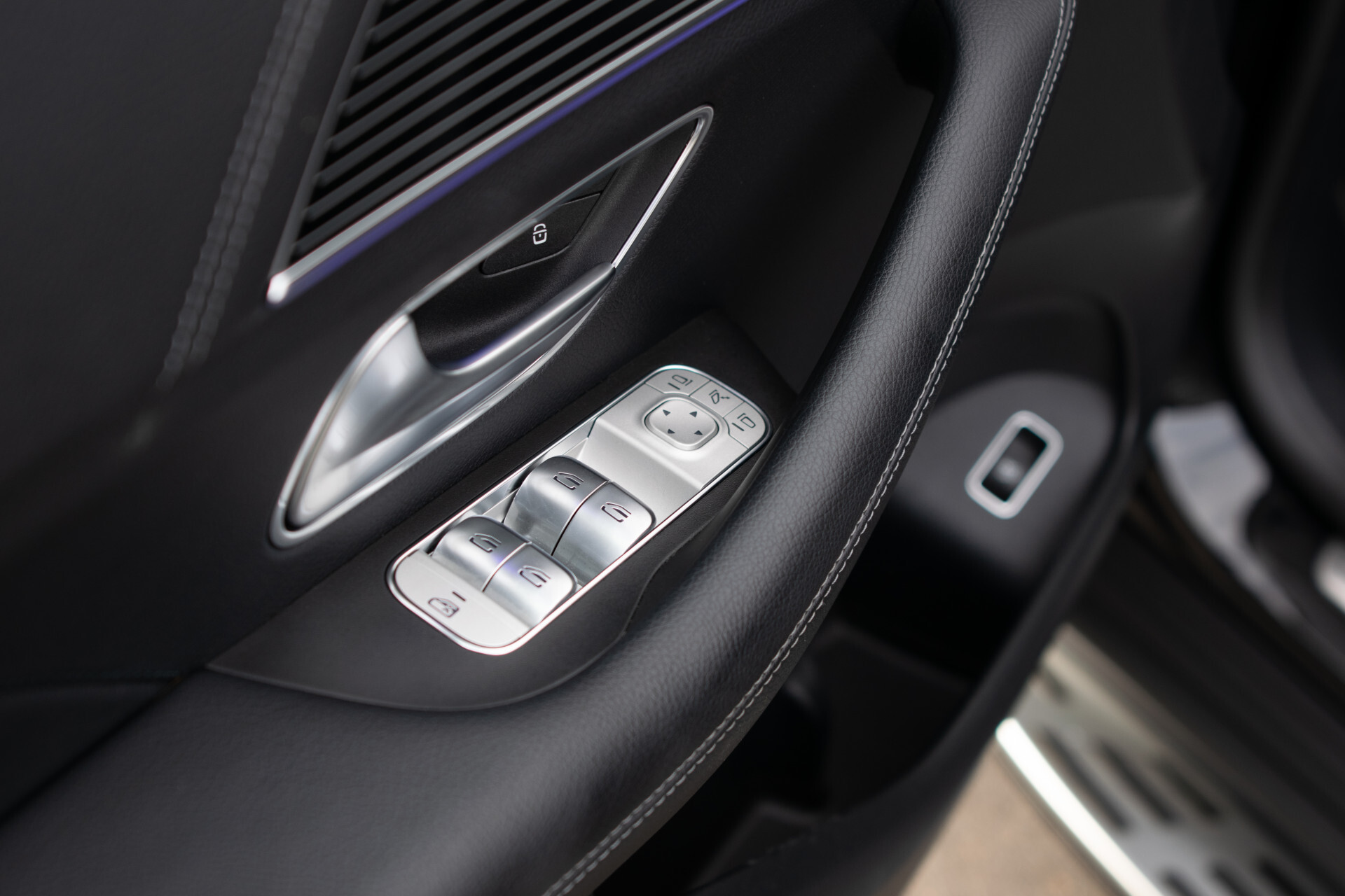 Mercedes-Benz GLE Coupé 450 d 4MATIC AMG Line Premium Plus Night | Luchtvering | ACC | HUD | Burmester | Keyless | Fabrieksgarantie Foto 8