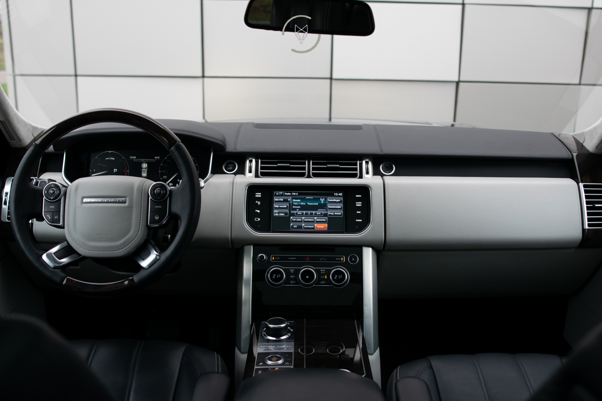 Land Rover Range Rover 4.4 SDV8 Autobiography Meridian | 360 | ACC | Keyless | Massage | 21'' | Trekhaak | Dealer onderhouden Foto 13