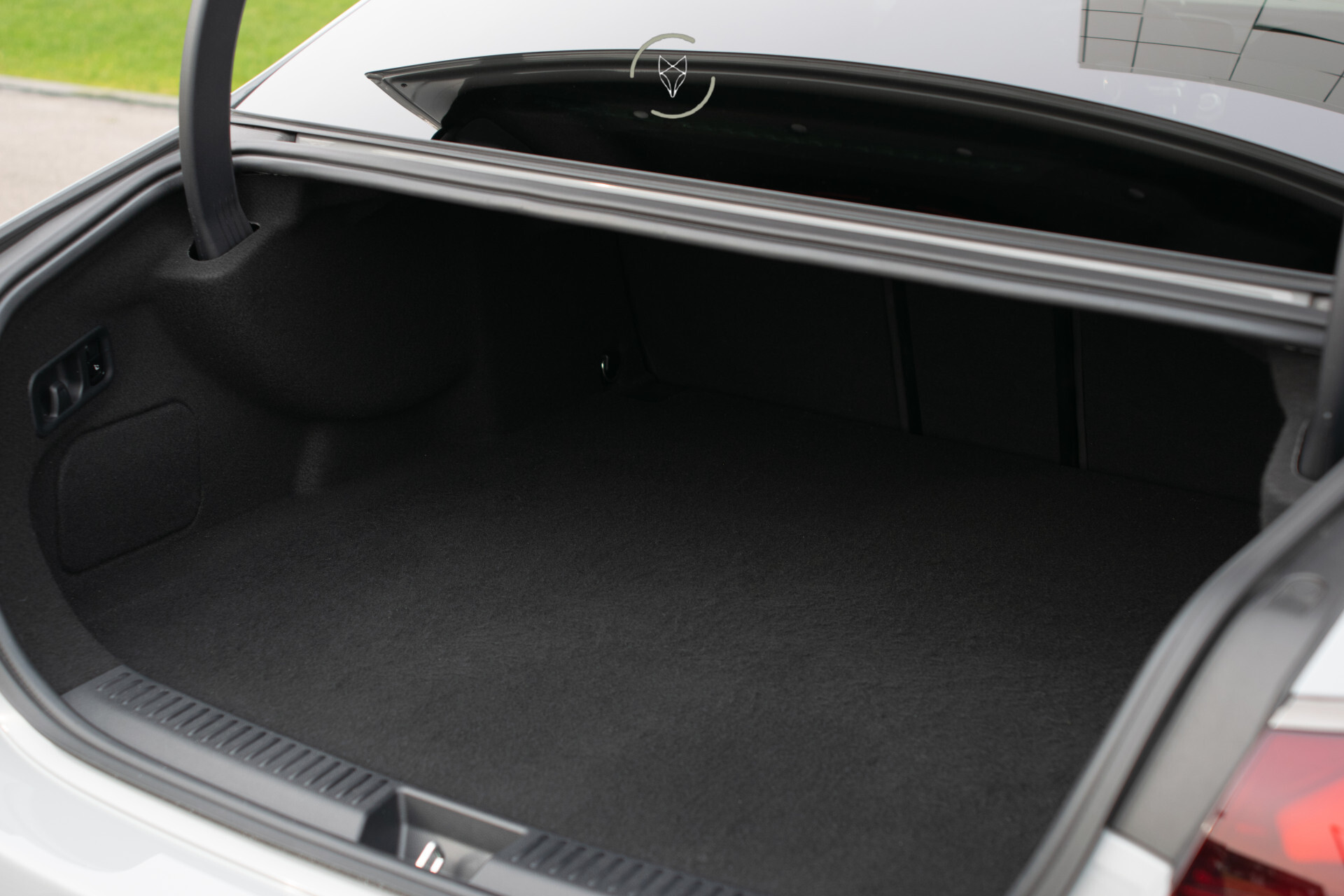 Mercedes-Benz E-Klasse AMG 53 4MATIC+ Edition 1 Alpingrau | Night | Carbon | Real Performance Sound | 360°Camera | Burmester 4D | MBUX Superscreen Foto 33