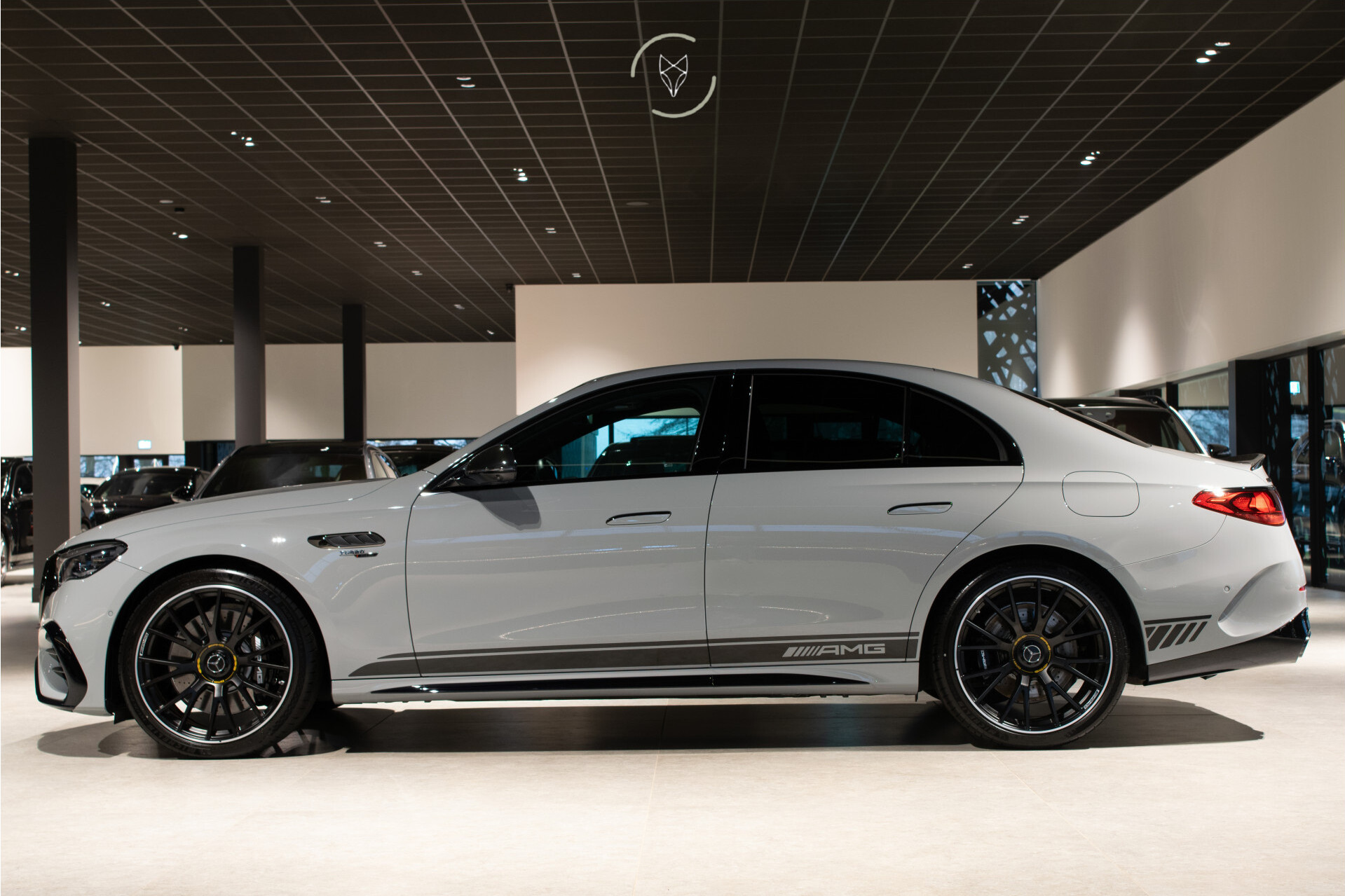 Mercedes-Benz E-Klasse AMG 53 4MATIC+ Edition 1 Alpingrau | Night | Carbon | Real Performance Sound | 360°Camera | Burmester 4D | MBUX Superscreen Foto 4