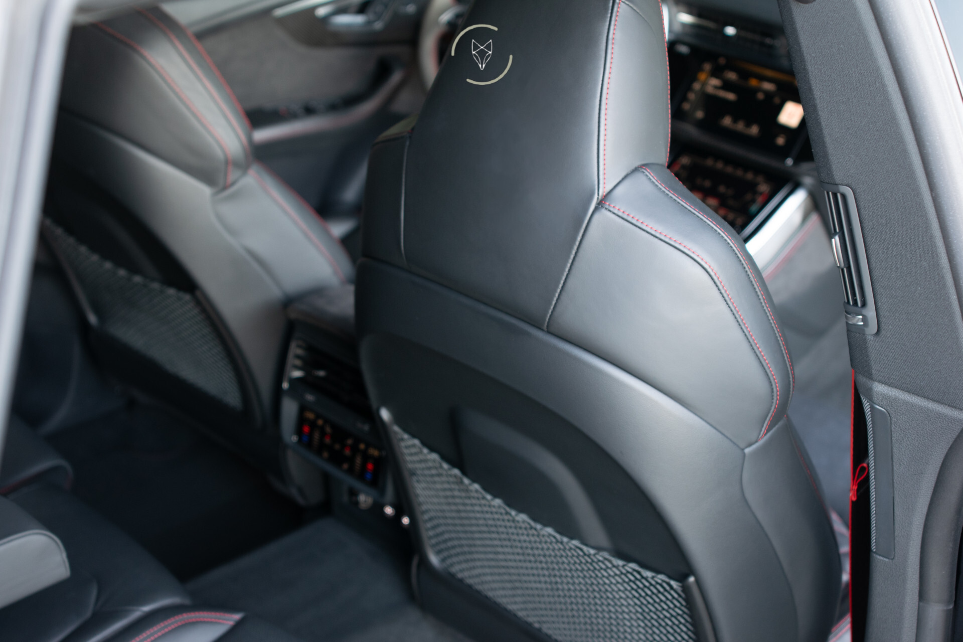 Audi Q8 4.0 TFSI RS Q8 quattro 23'' Vossen | Keramisch | Carbon | Arrow | Softclose | B&O 3D Sound | RS Dynamic | Luchtvering | ACC | HUD | Foto 37