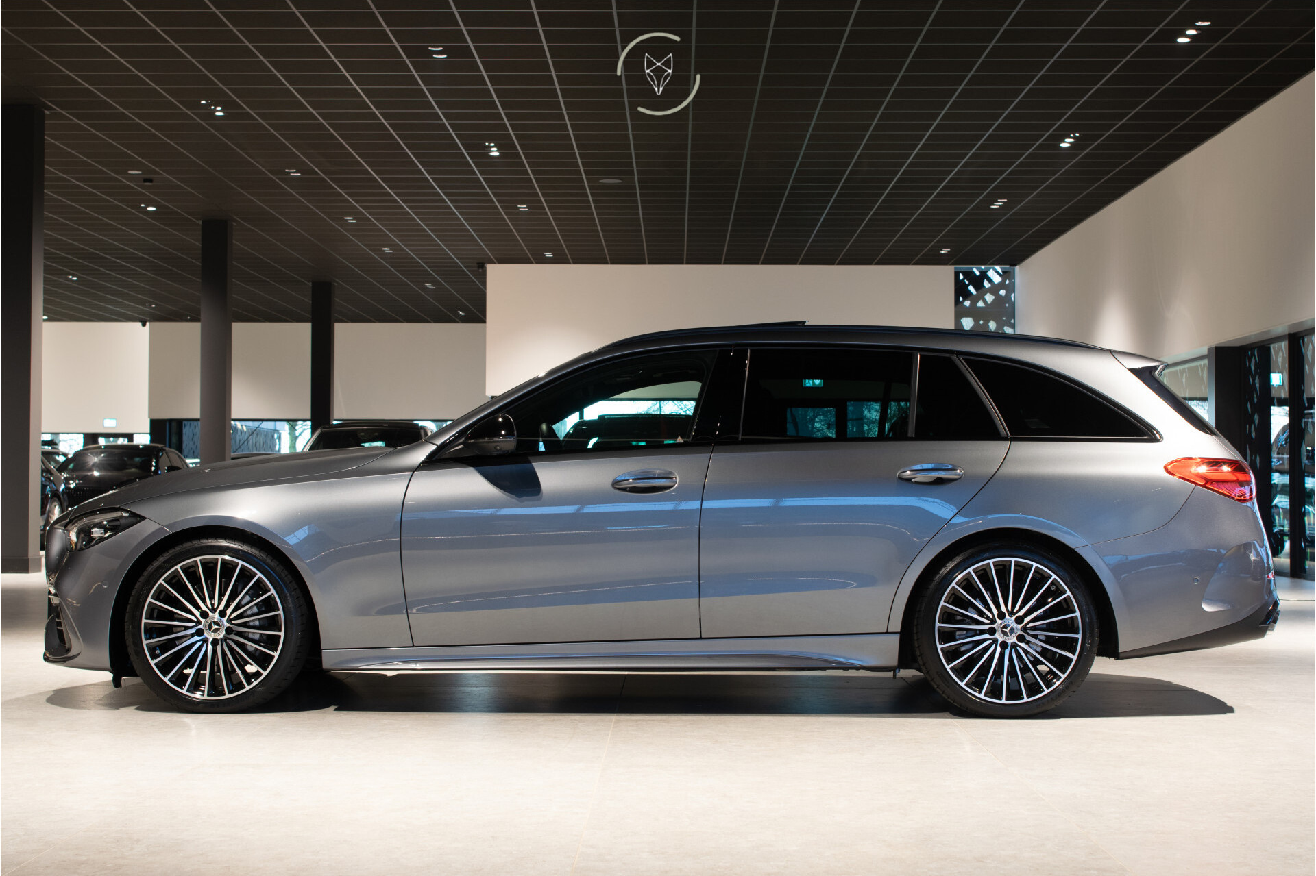 Mercedes-Benz C-Klasse Estate 300 AMG Night Massage | ACC | Keyless | Pano | 360 | Soundsysteem | LED | 19" | New Service Foto 4