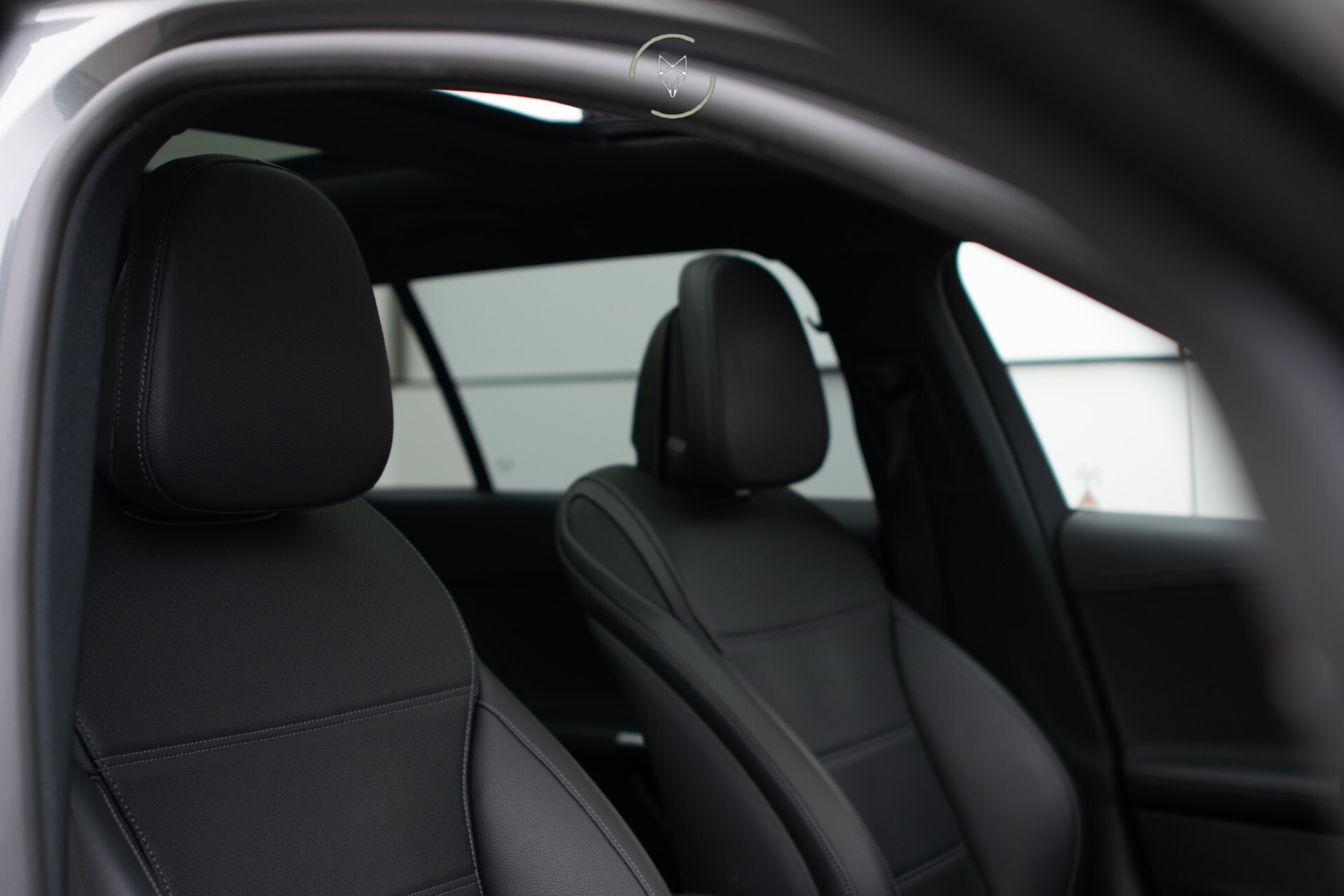 Mercedes-Benz C-Klasse Estate 300 AMG Night Massage | ACC | Keyless | Pano | 360 | Soundsysteem | LED | 19" | New Service Foto 7