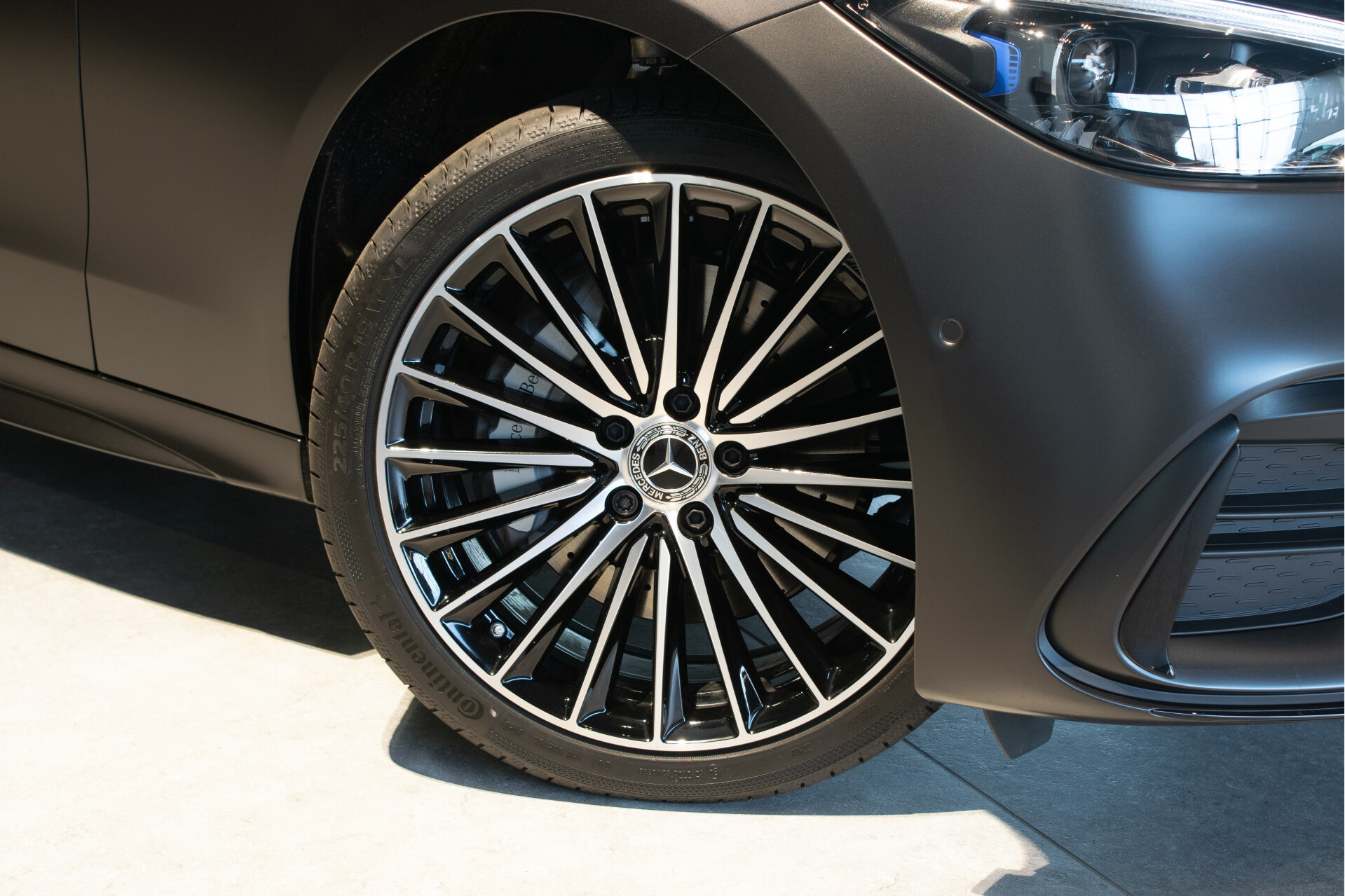 Mercedes-Benz C-Klasse 300 e AMG Magno | Nappa | Night | Rij-assistentie Plus | Keyless-Go | Stoelkoeling | Pano | 360° | Burmester | 19'' Foto 55