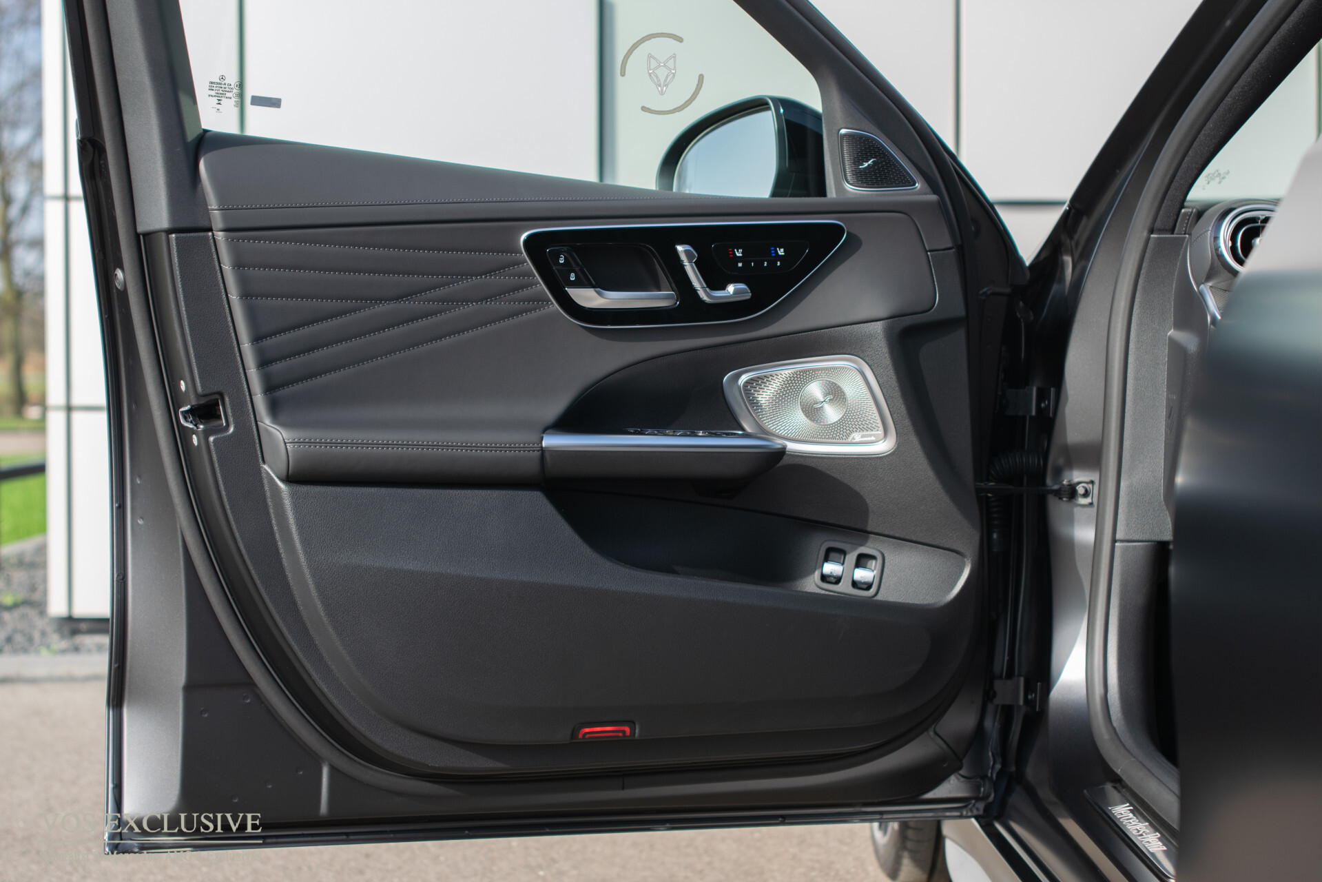 Mercedes-Benz C-Klasse 300 e AMG Magno | Nappa | Night | Rij-assistentie Plus | Keyless-Go | Stoelkoeling | Pano | 360° | Burmester | 19'' Foto 6