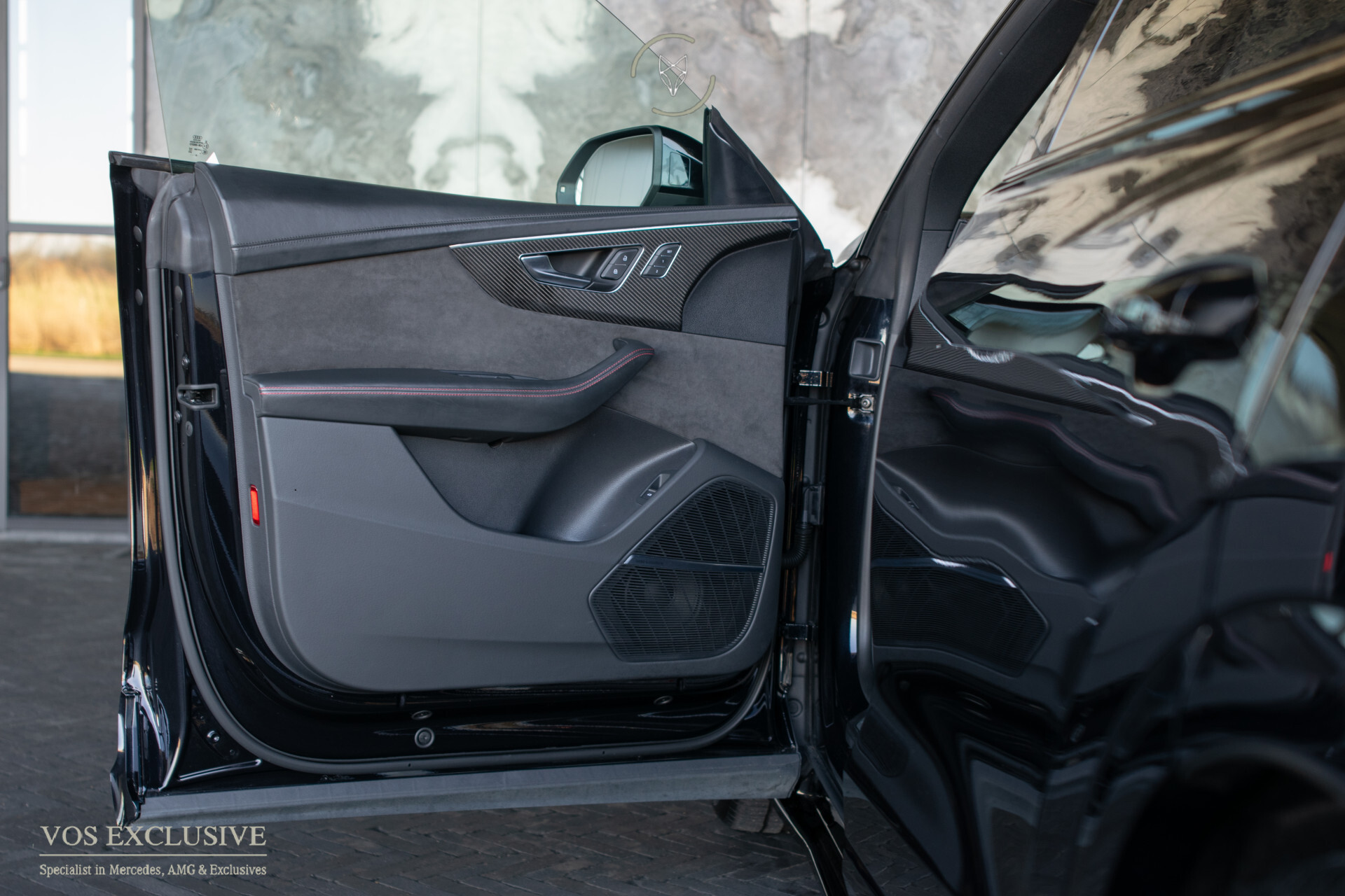 Audi RSQ8 4.0 TFSI Quattro 23'' Vossen | Ceramic | Carbon | Aeropakket | B&O 3D | RS Dynamic | 4-wielsturing | ACC | HUD | Keyless | Trekhaak | Softclose Foto 6