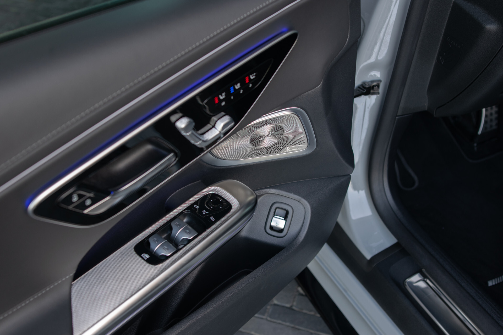 Mercedes-Benz CLE Cabriolet AMG 53 4M Night | Dynamic Plus | Distronic | Keyless | 360° | Manufaktur | Massage | HUD | 20'' | Drivers Pack | Burmester 3D | New Service Foto 13