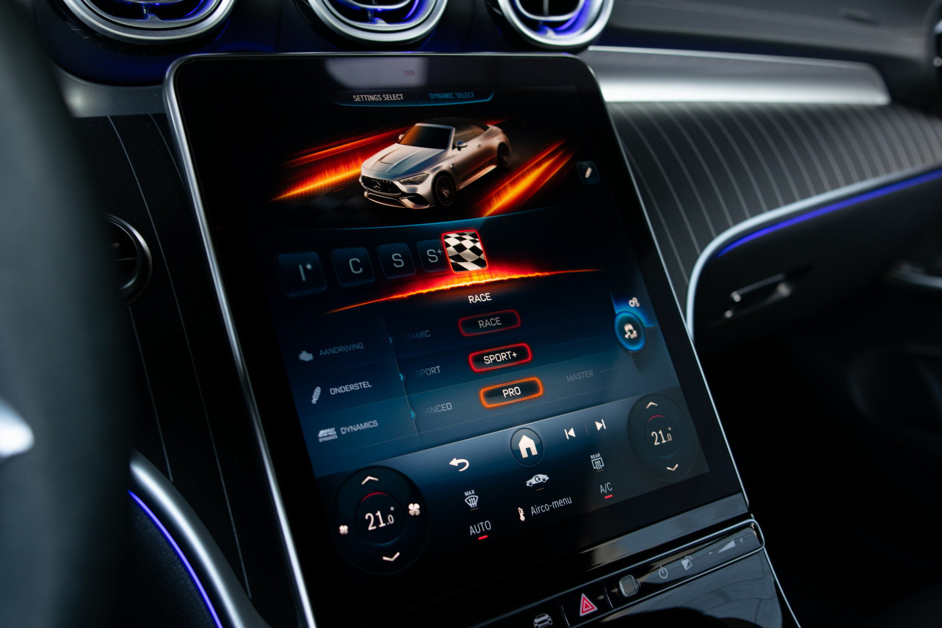 Mercedes-Benz CLE Cabriolet AMG 53 4M Night | Dynamic Plus | Distronic | Keyless | 360° | Manufaktur | Massage | HUD | 20'' | Drivers Pack | Burmester 3D | New Service Foto 53