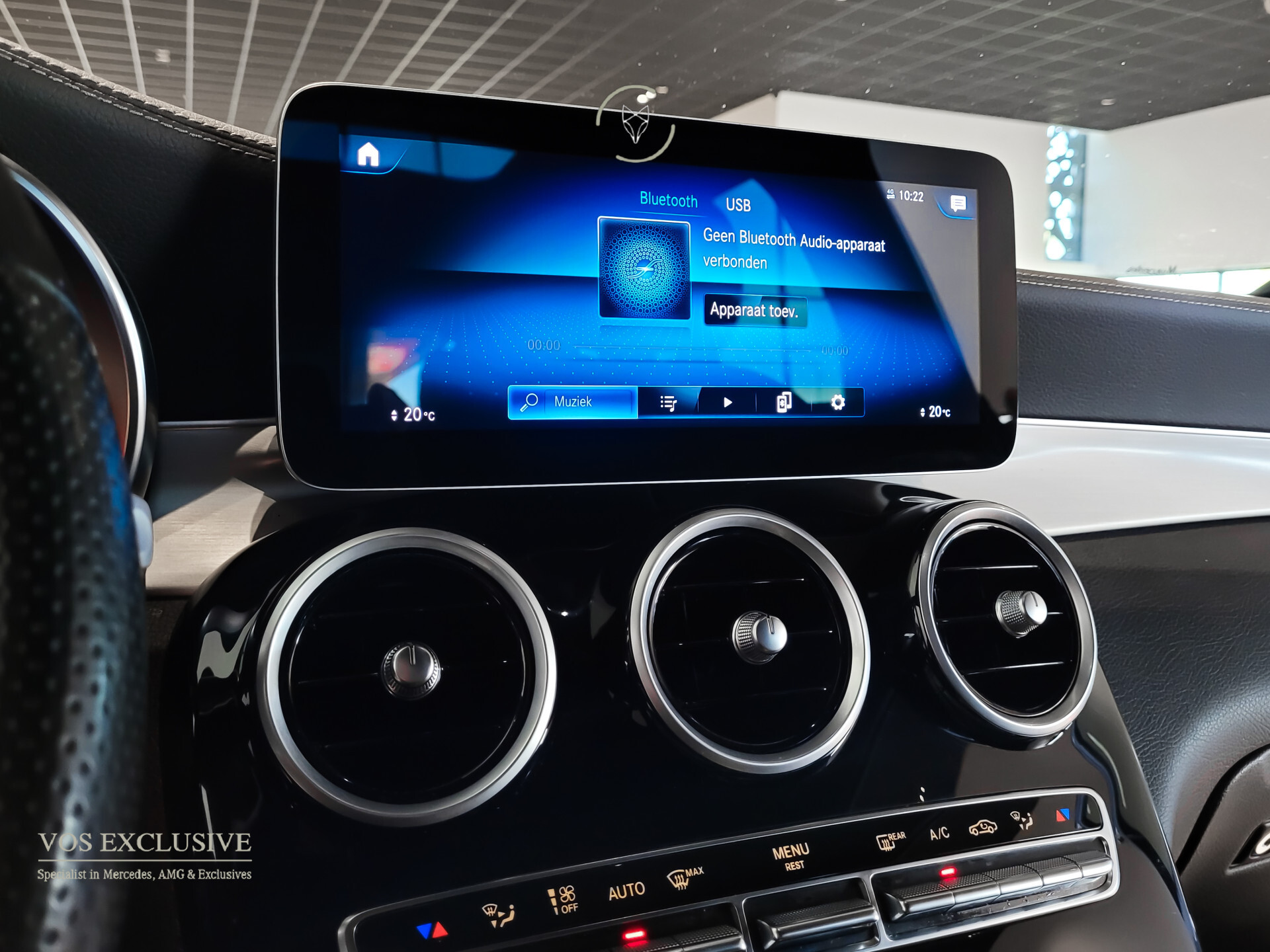 Mercedes-Benz GLC 200 4-M AMG Night | Panorama | 20" | Trekhaak | MBUX | Spoorpakket | Sfeerverlichting | Treeplanken | New Service Foto 10