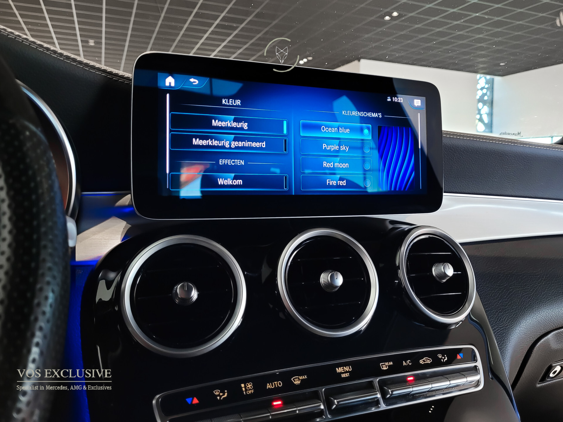 Mercedes-Benz GLC 200 4-M AMG Night | Panorama | 20" | Trekhaak | MBUX | Spoorpakket | Sfeerverlichting | Treeplanken | New Service Foto 17