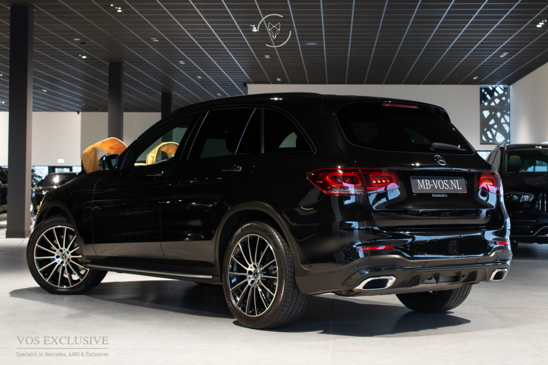 Mercedes-Benz GLC 200 4-M AMG Night | Panorama | 20" | Trekhaak | MBUX | Spoorpakket | Sfeerverlichting | Treeplanken | New Service Foto 2
