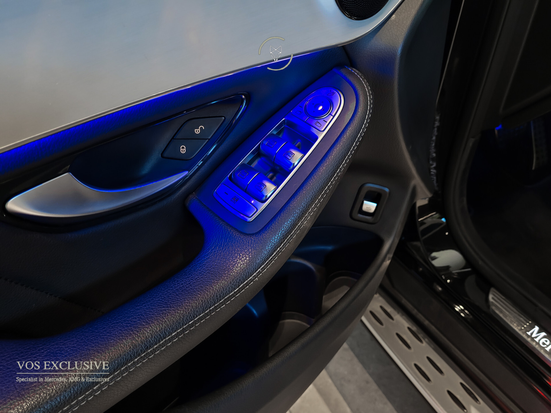 Mercedes-Benz GLC 200 4-M AMG Night | Panorama | 20" | Trekhaak | MBUX | Spoorpakket | Sfeerverlichting | Treeplanken | New Service Foto 22