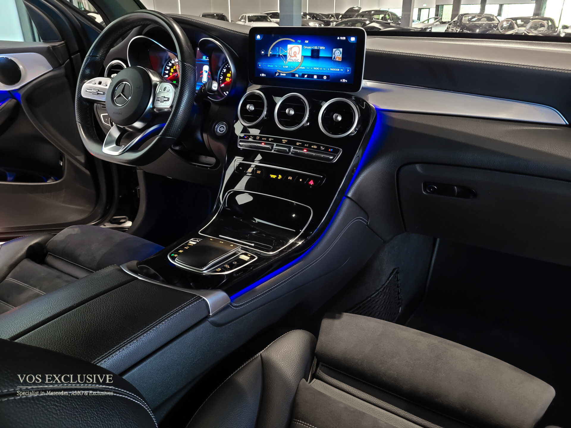 Mercedes-Benz GLC 200 4-M AMG Night | Panorama | 20" | Trekhaak | MBUX | Spoorpakket | Sfeerverlichting | Treeplanken | New Service Foto 28