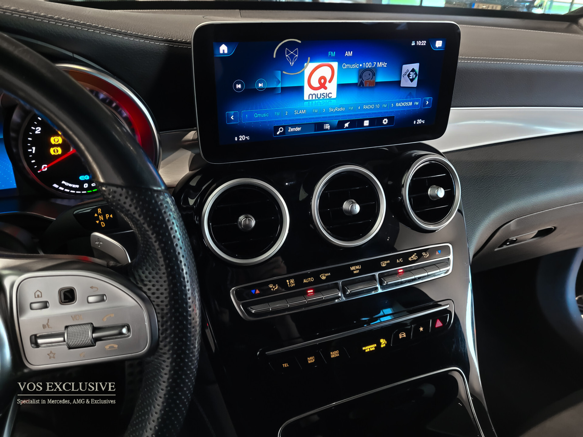 Mercedes-Benz GLC 200 4-M AMG Night | Panorama | 20" | Trekhaak | MBUX | Spoorpakket | Sfeerverlichting | Treeplanken | New Service Foto 9