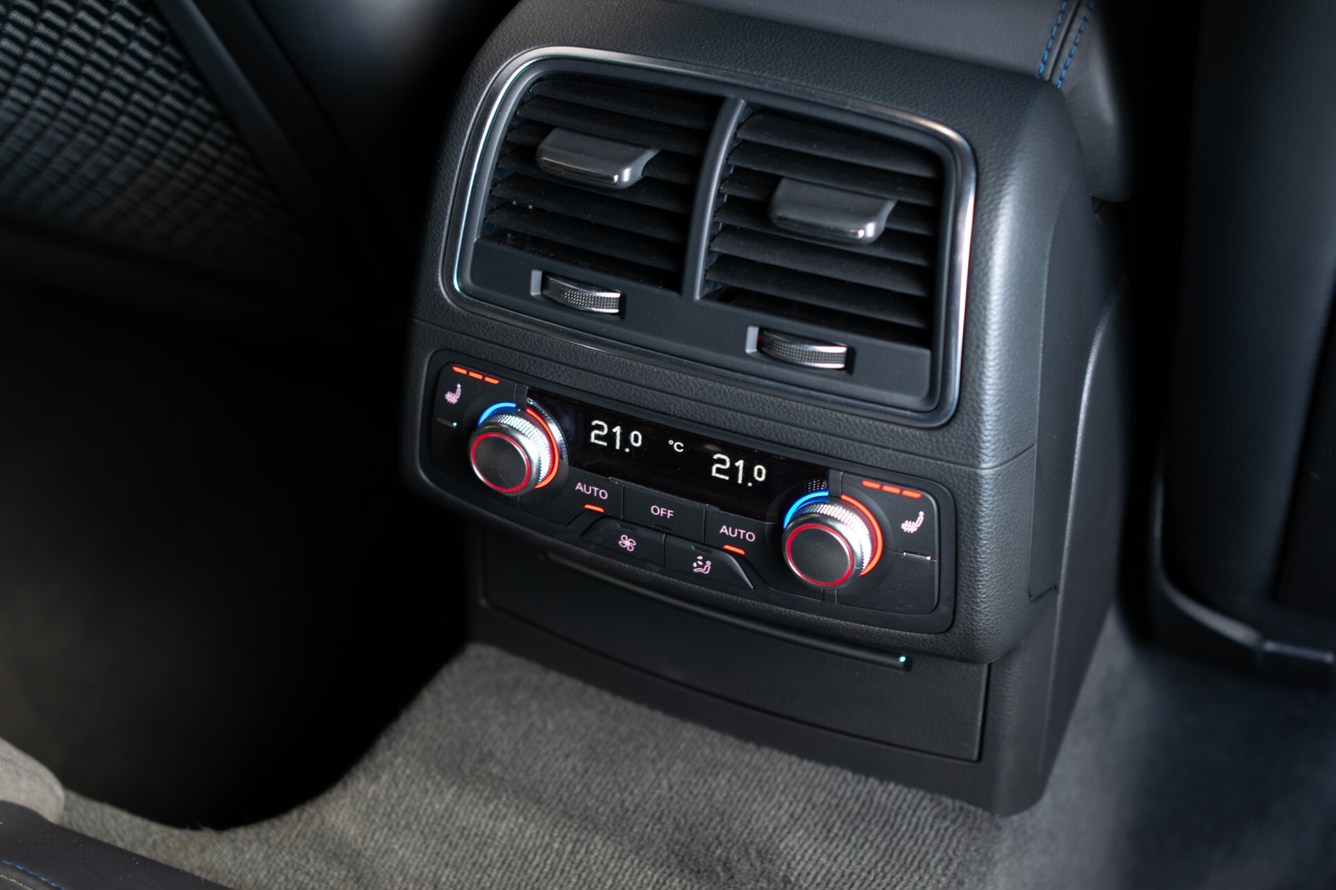 Audi A6 Avant 4.0 TFSI RS 6 Quattro Performance Carbon | Nardo | Memory | 21" | Matrix LED | Bose Foto 31