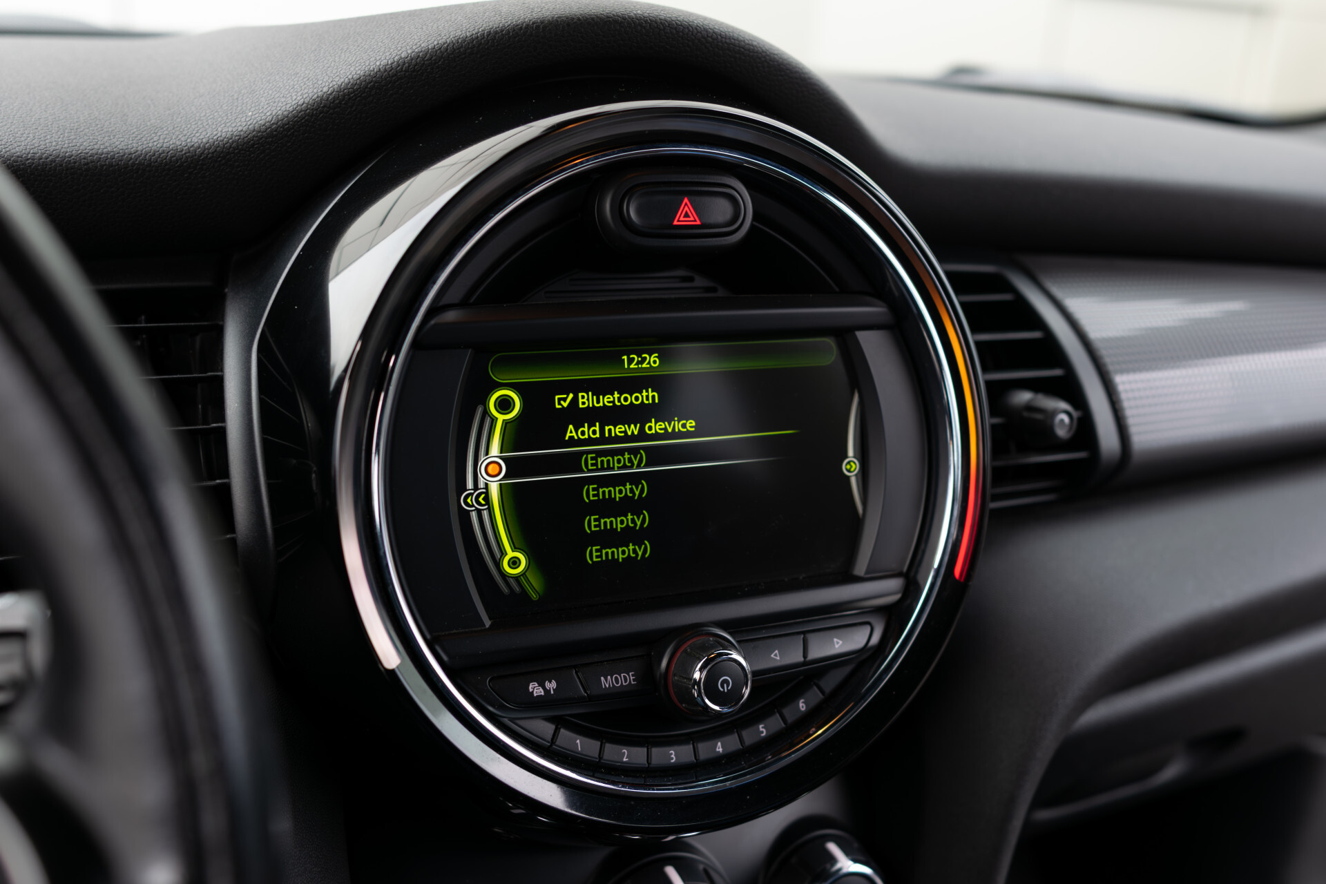 MINI Mini 1.5 Cooper Serious Business Automaat Keyless | 16'' | Gr-Navi | LED | CC | PDC | Volledige historie Foto 11