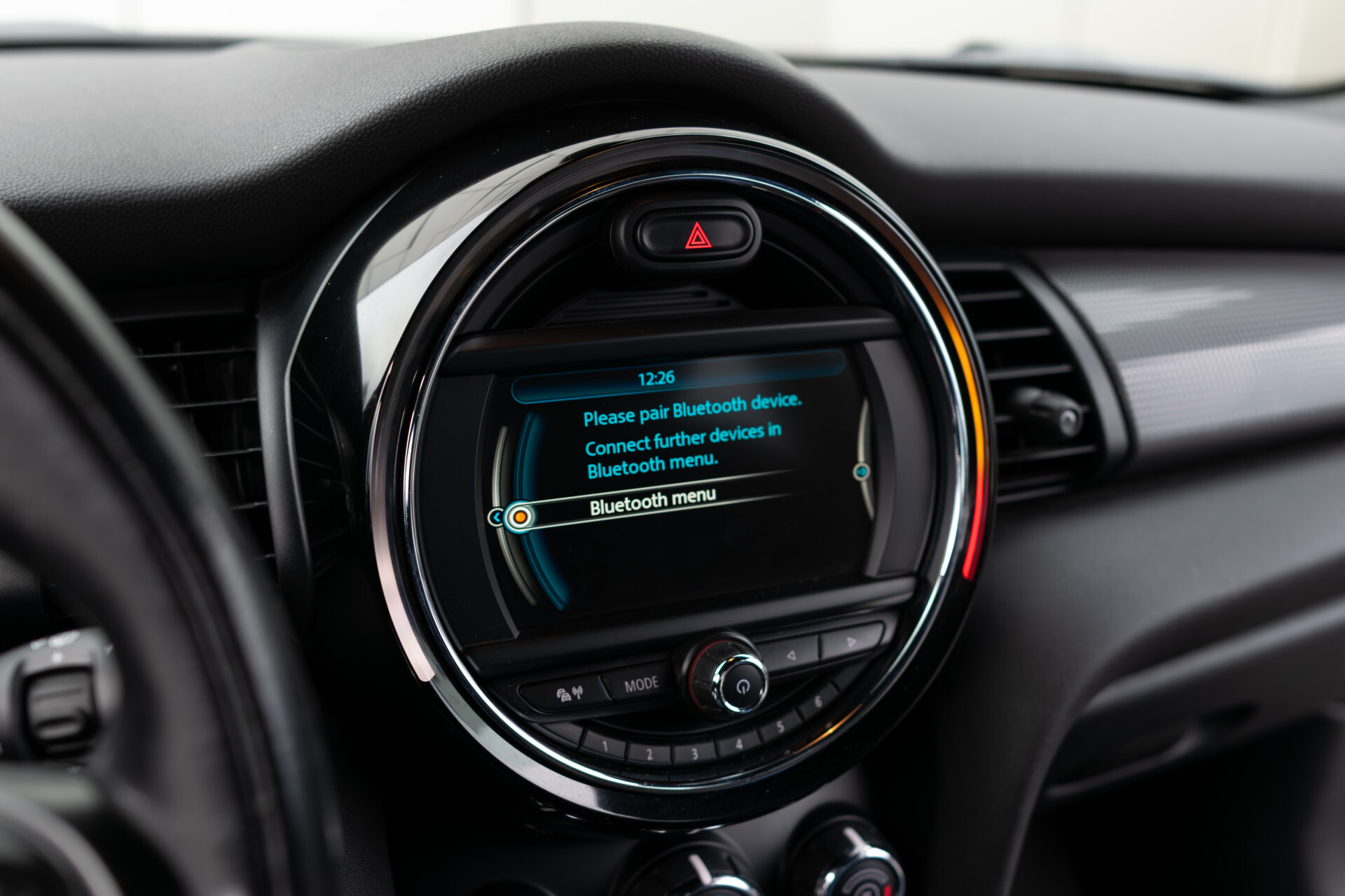 MINI Mini 1.5 Cooper Serious Business Automaat Keyless | 16'' | Gr-Navi | LED | CC | PDC | Volledige historie Foto 15