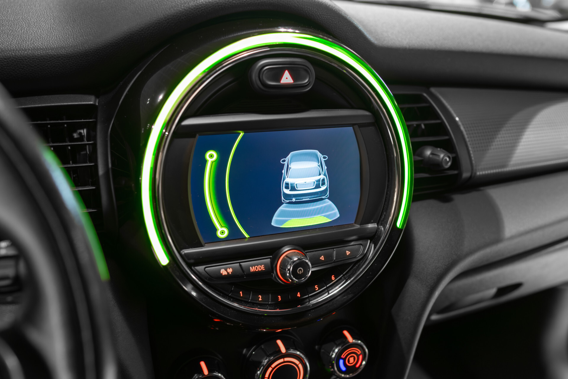 MINI Mini 1.5 Cooper Serious Business Automaat Keyless | 16'' | Gr-Navi | LED | CC | PDC | Volledige historie Foto 24