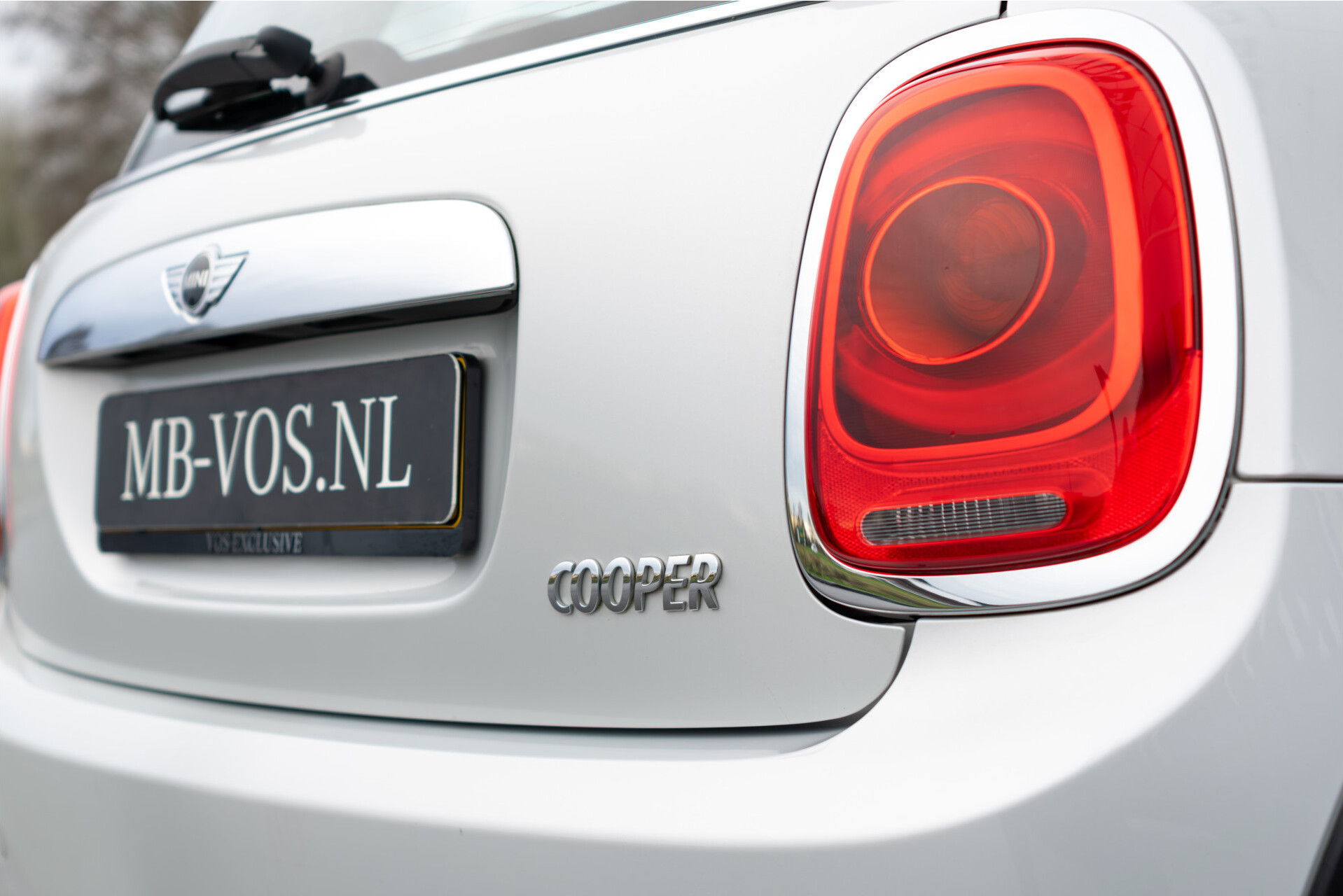 MINI Mini 1.5 Cooper Serious Business Automaat Keyless | 16'' | Gr-Navi | LED | CC | PDC | Volledige historie Foto 28