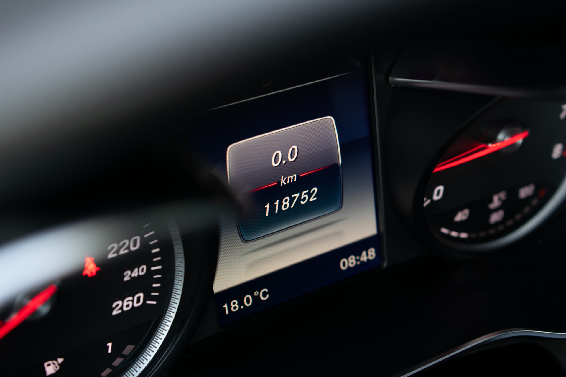 Mercedes-Benz C-Klasse Estate 180 AMG Sport Edition Leder | Sfeerverlichting | Aut-kofferklep | LED | 19" | New Service/APK Foto 17